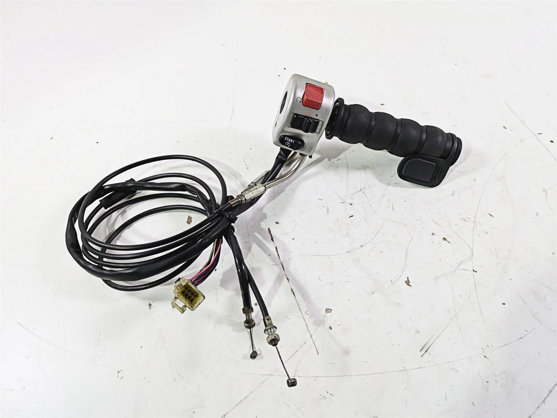 2004 Victory Kingpin Right Hand Control Switch + Throttle Cable & Grip 4010699 - Image 4