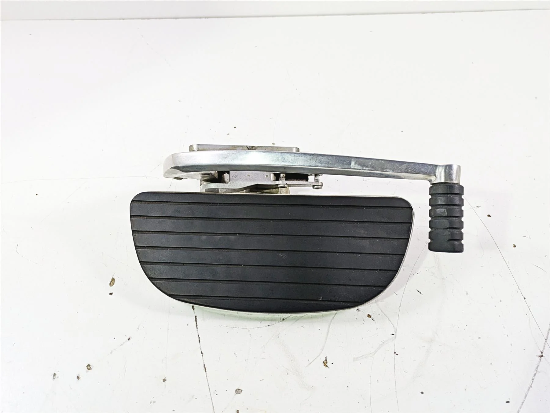 2004 Victory Kingpin Right Side Floor Board + Brake Pedal Set 1014775 5134178