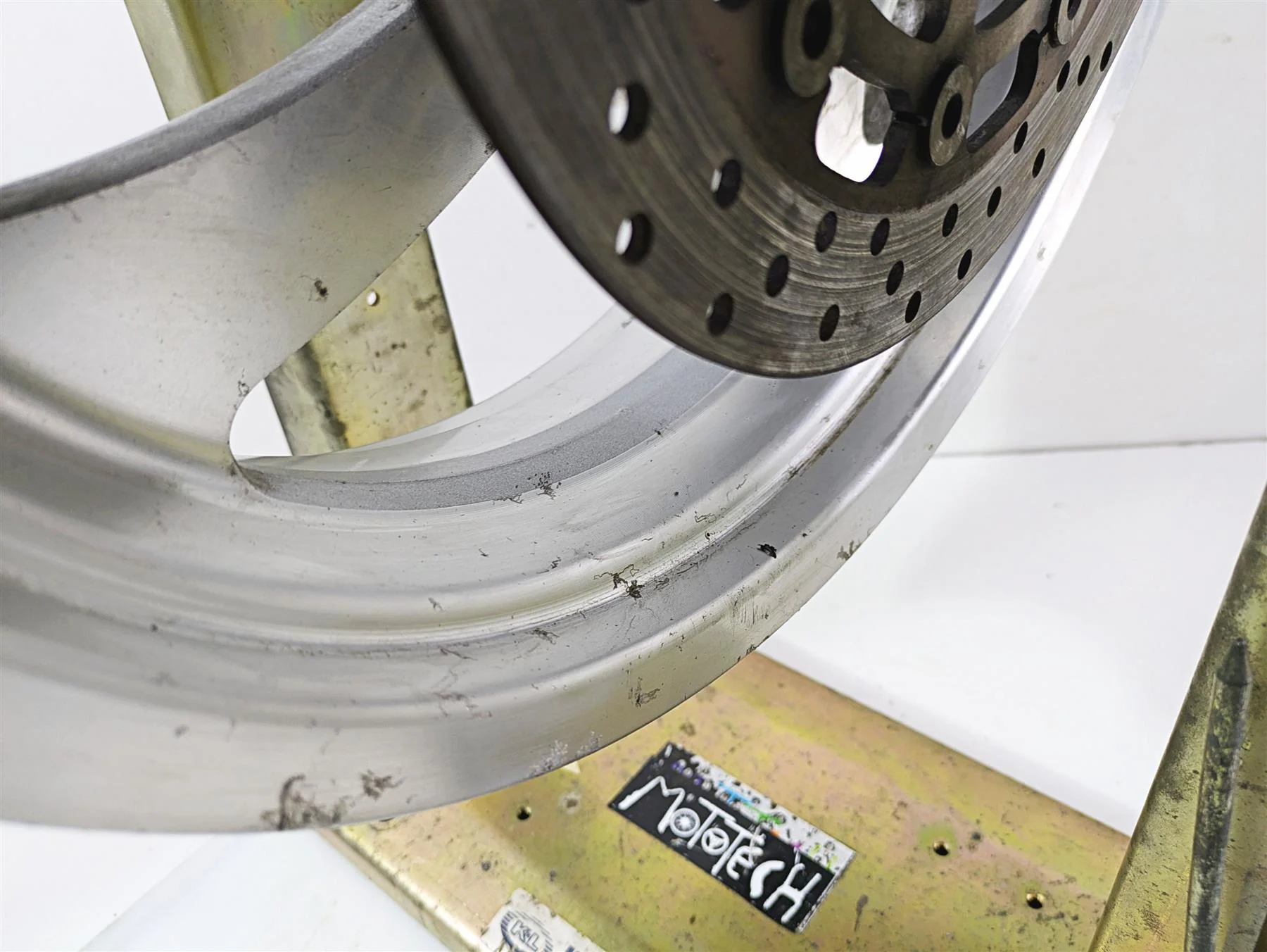2004 Victory Kingpin Straight 18x5 Cast Rear Wheel Rim 1520632 - Image 11