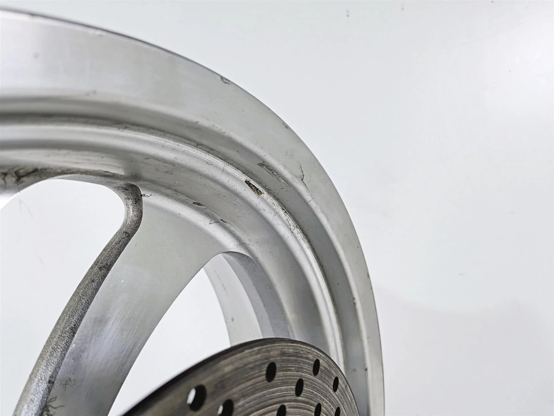 2004 Victory Kingpin Straight 18x5 Cast Rear Wheel Rim 1520632 - Image 12
