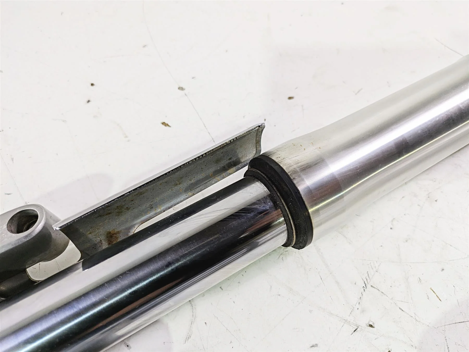 2004 Victory Kingpin Straight Front Fork Leg Damper Set 2202682 2202683 - Image 12