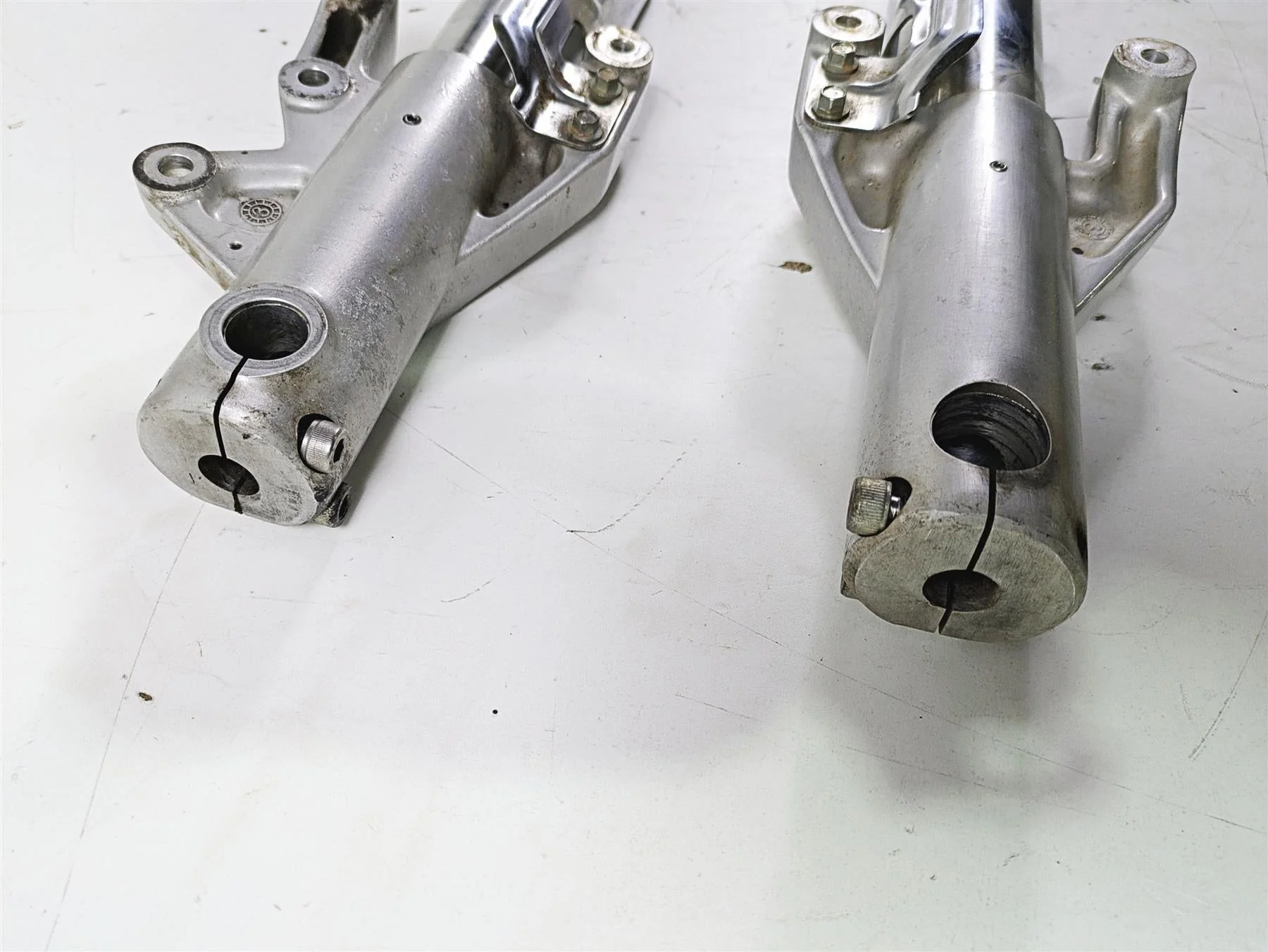 2004 Victory Kingpin Straight Front Fork Leg Damper Set 2202682 2202683 - Image 5