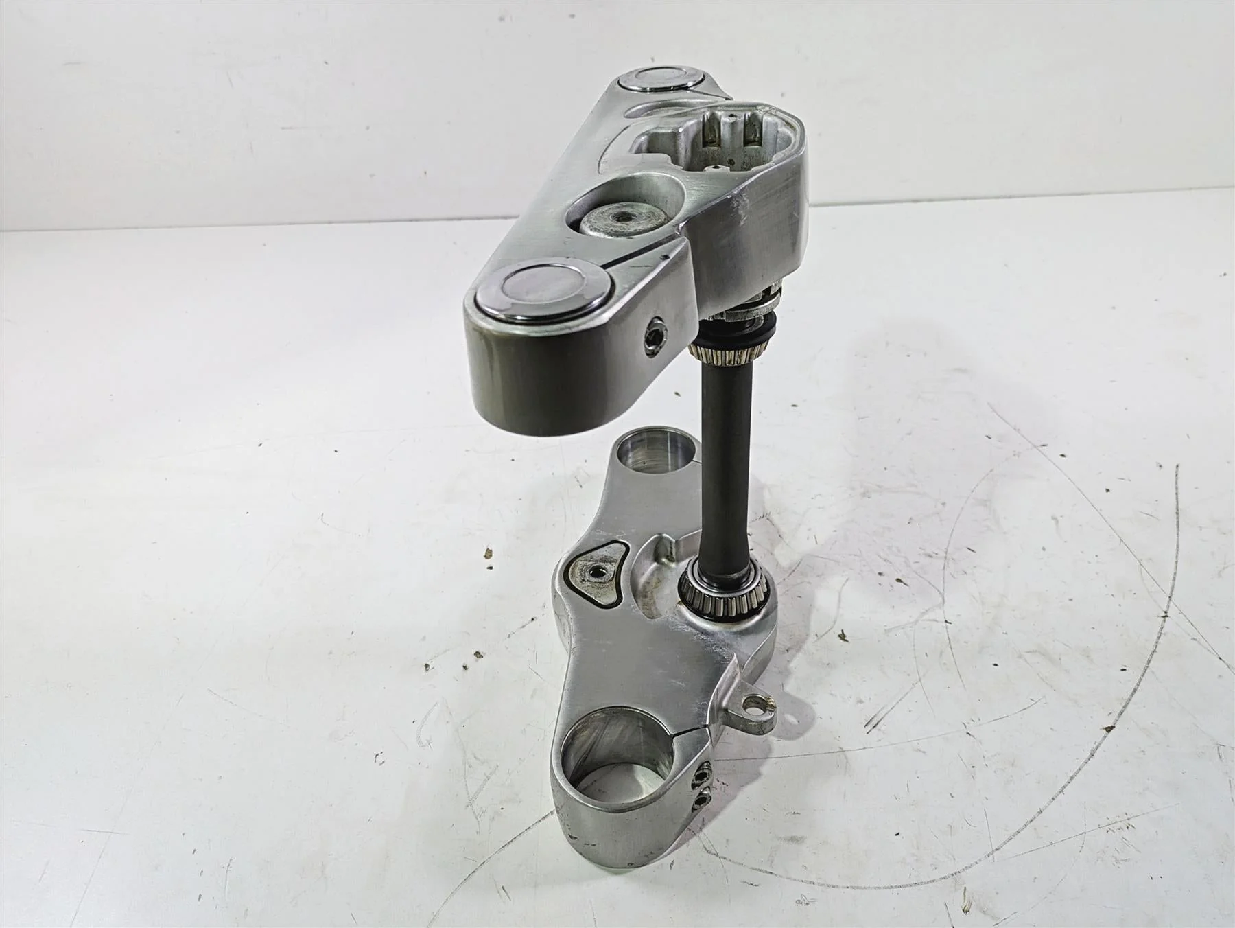 2004 Victory Kingpin Upper Lower Triple Tree Set 1821379 1823531 - Image 4