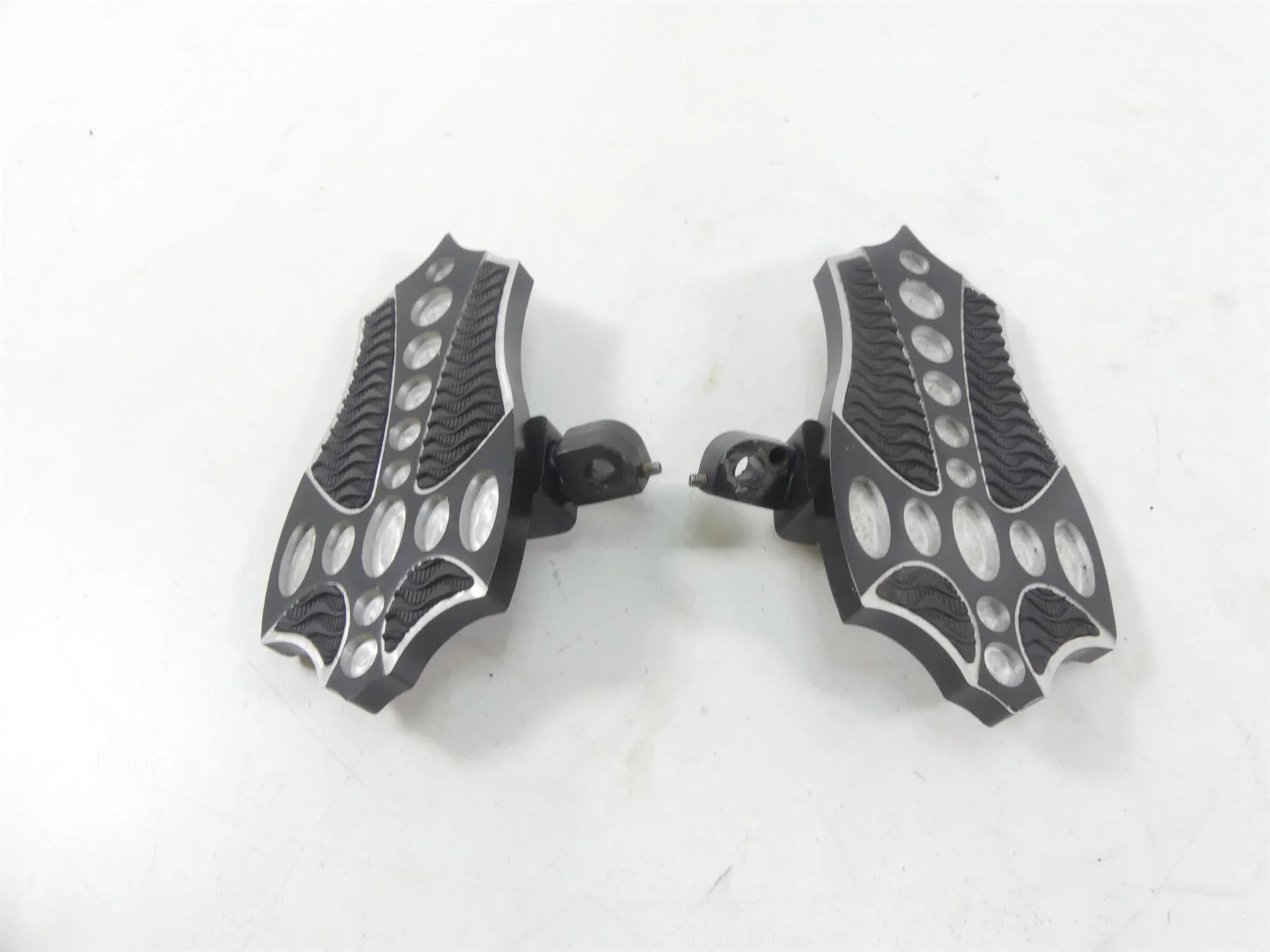 2004 Yamaha XV1700 Road Star Warrior Aftermarket Floor Board Foot Peg Set - Image 2
