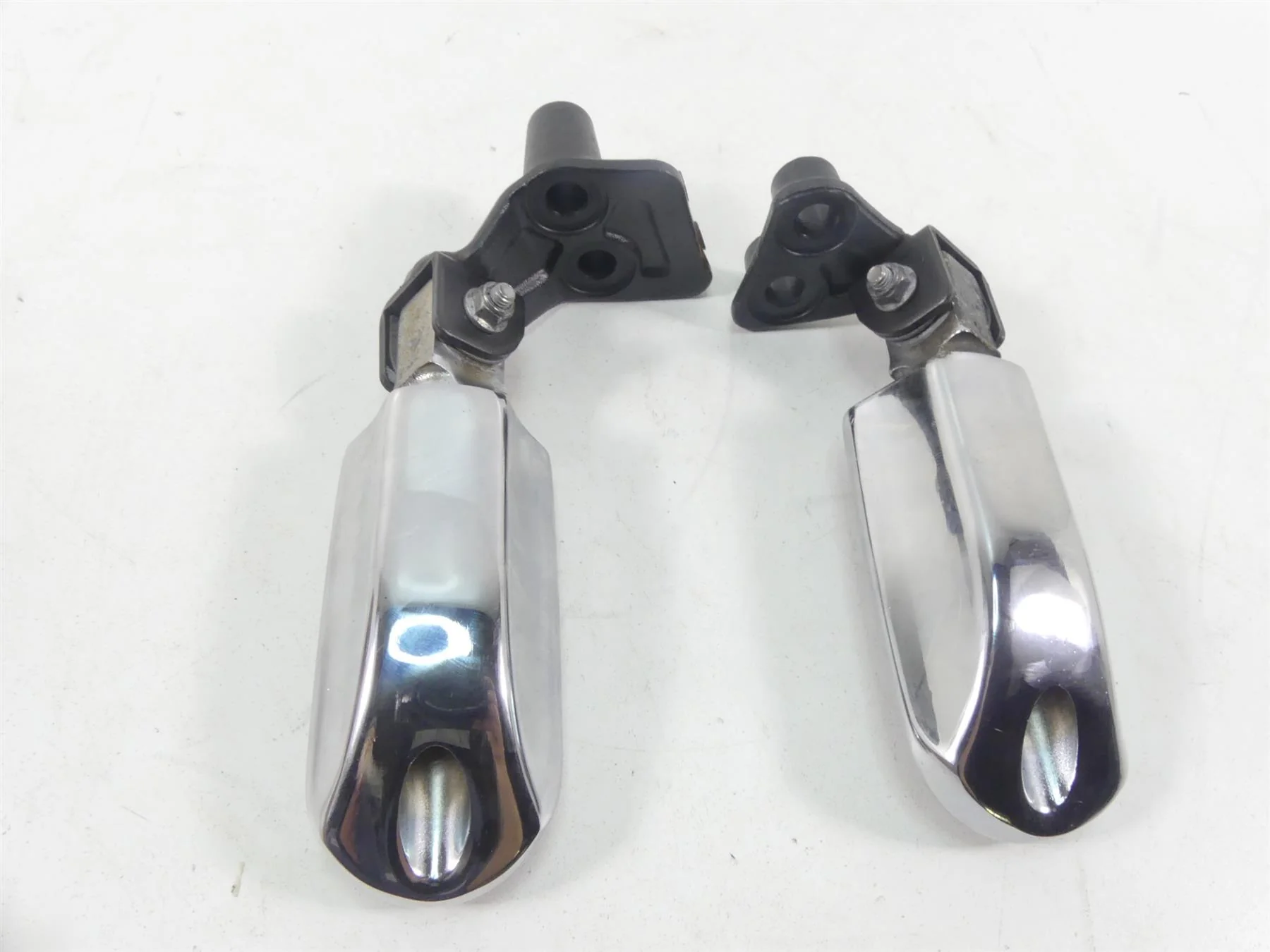 2004 Yamaha XV1700 Road Star Warrior Rear Passenger Footpeg Set 5PX-27440-10-00 - Image 5
