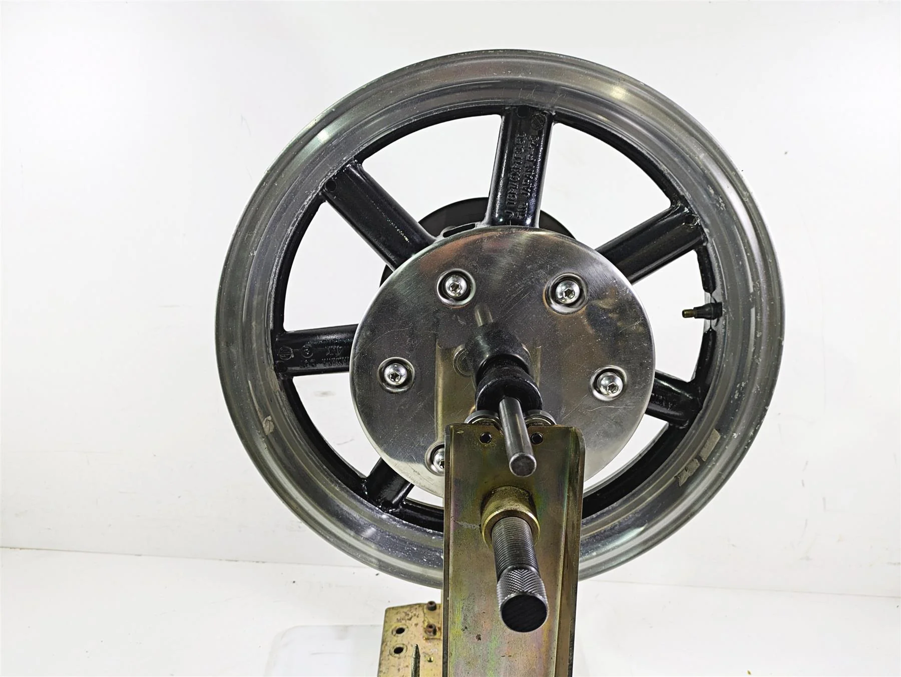 2004 Yamaha XVZ1300 Royal Star 16x3.5 Front Wheel Rim & Covers 4NK-25168-00-33 - Image 4