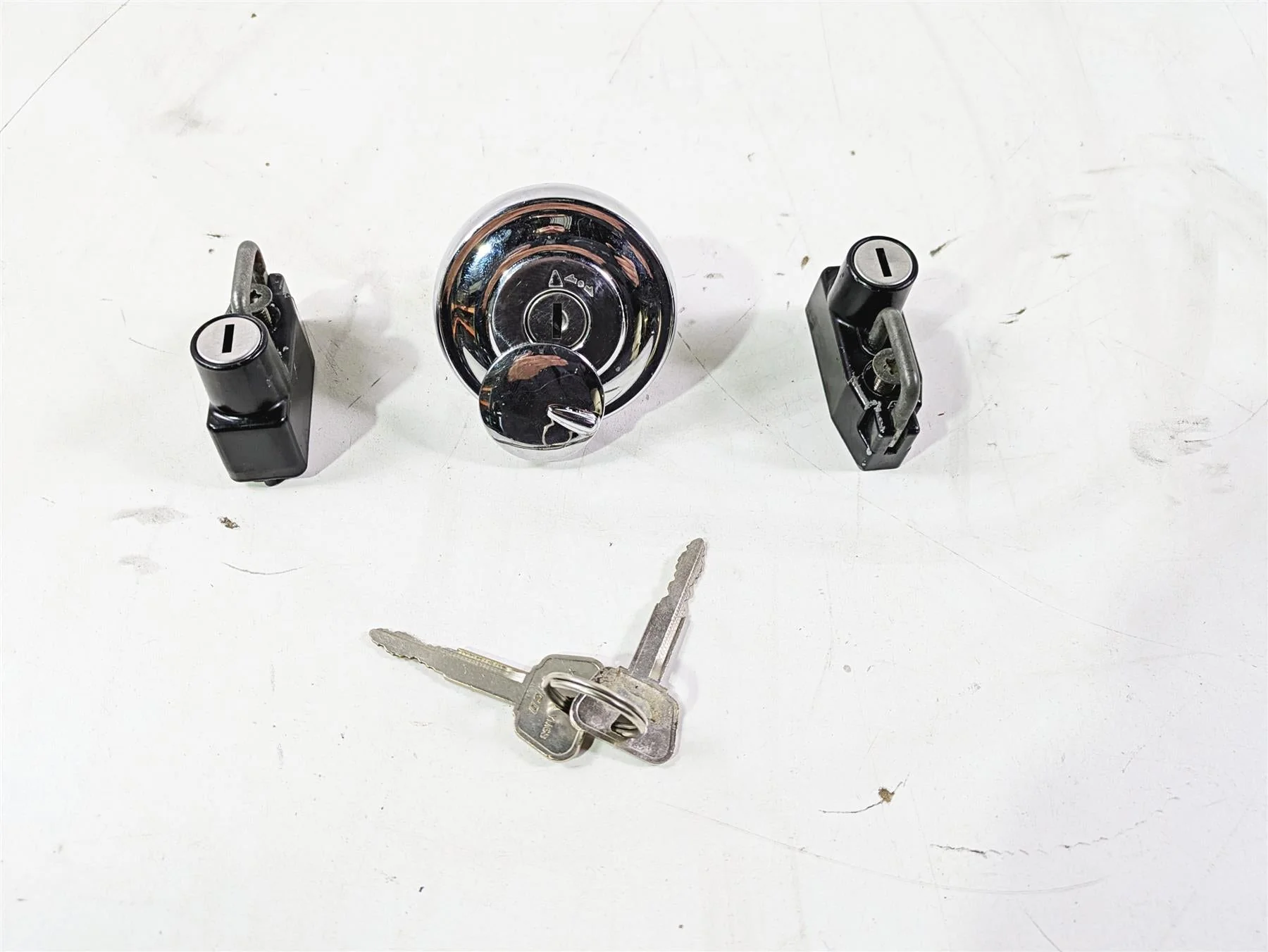 2004 Yamaha XVZ1300 Royal Star Gas Cap Helmet Locl & Key Set