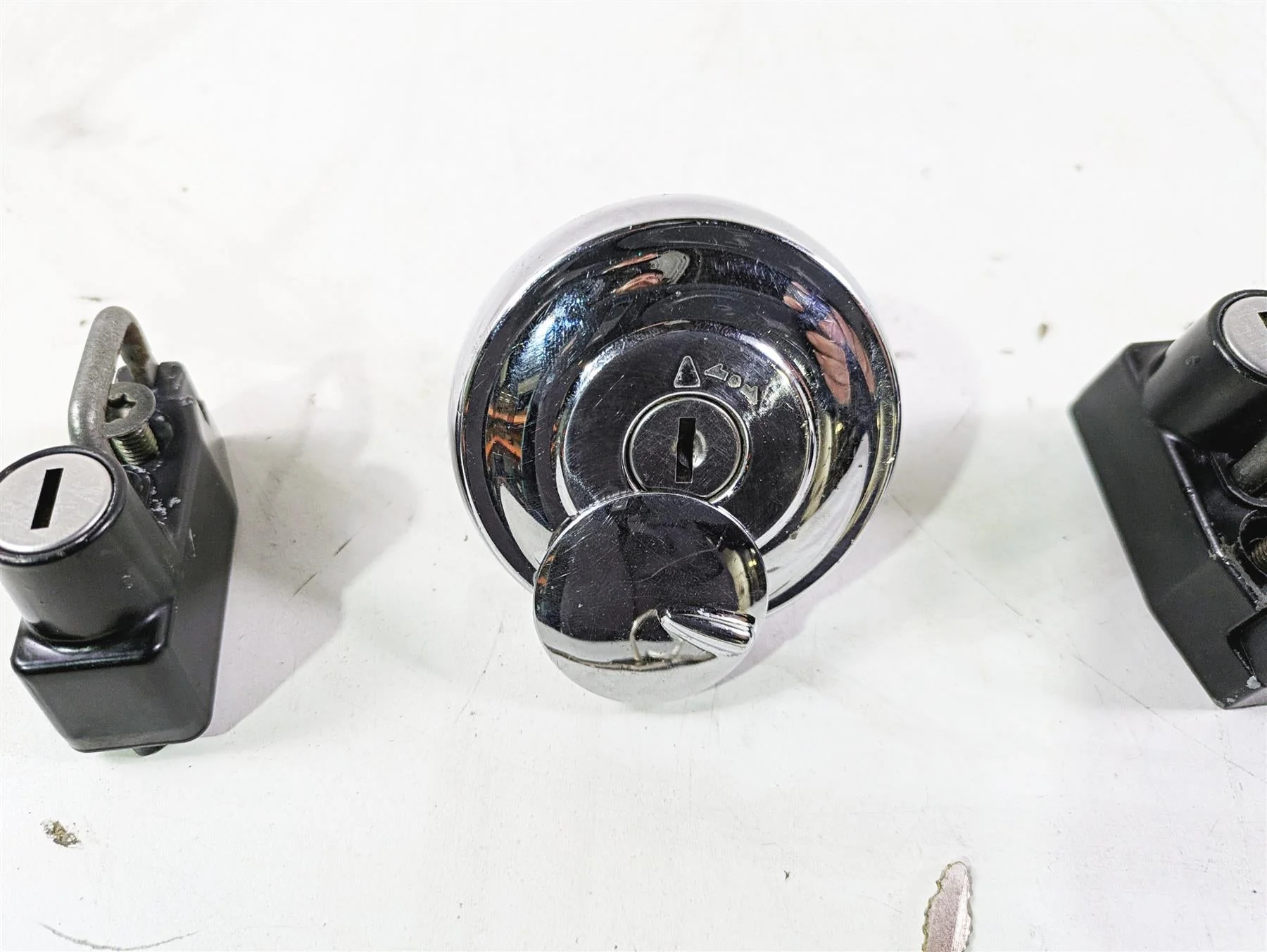 2004 Yamaha XVZ1300 Royal Star Gas Cap Helmet Locl & Key Set - Image 8