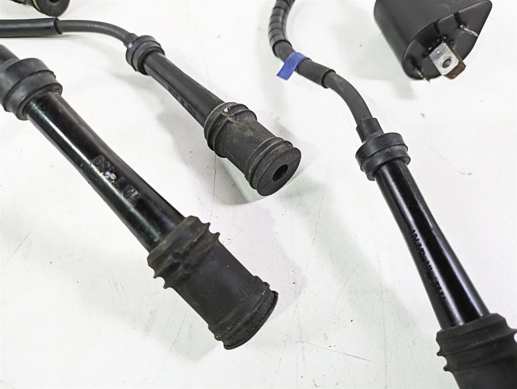 2004 Yamaha XVZ1300 Royal Star Ignition Coil Wire Plug Set 4XY-82310-10-00 - Image 9