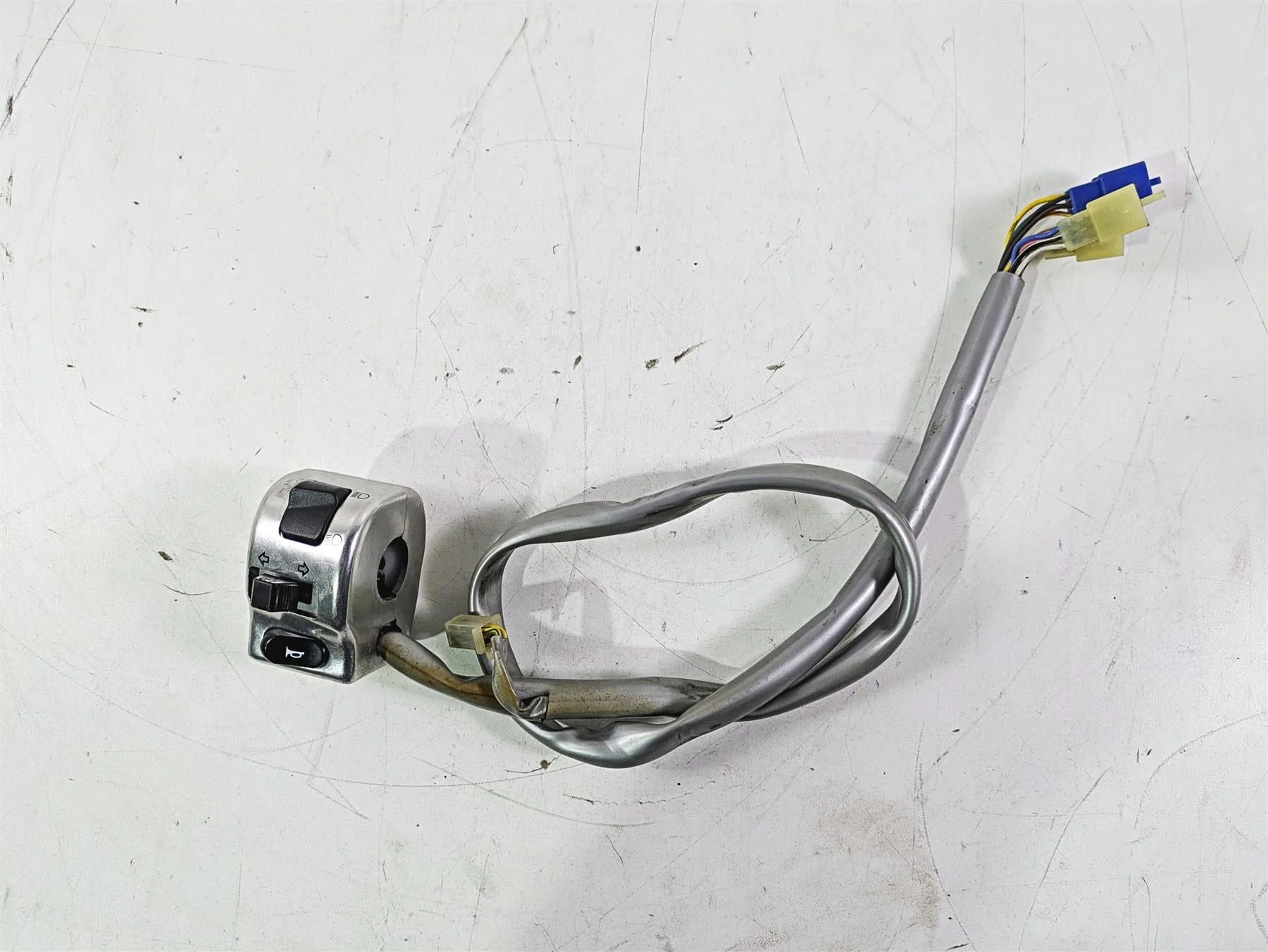 2004 Yamaha XVZ1300 Royal Star Left Hand Control Switch 4XY-83972-00-00 - Image 5