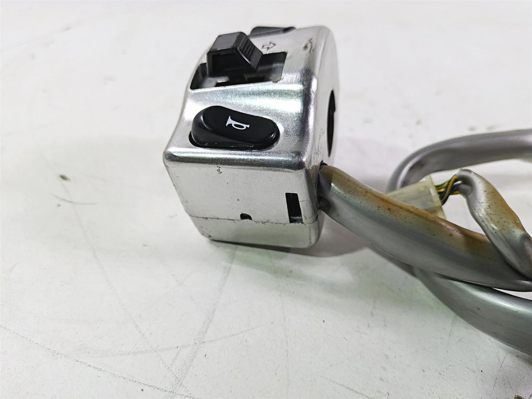 2004 Yamaha XVZ1300 Royal Star Left Hand Control Switch 4XY-83972-00-00 - Image 8