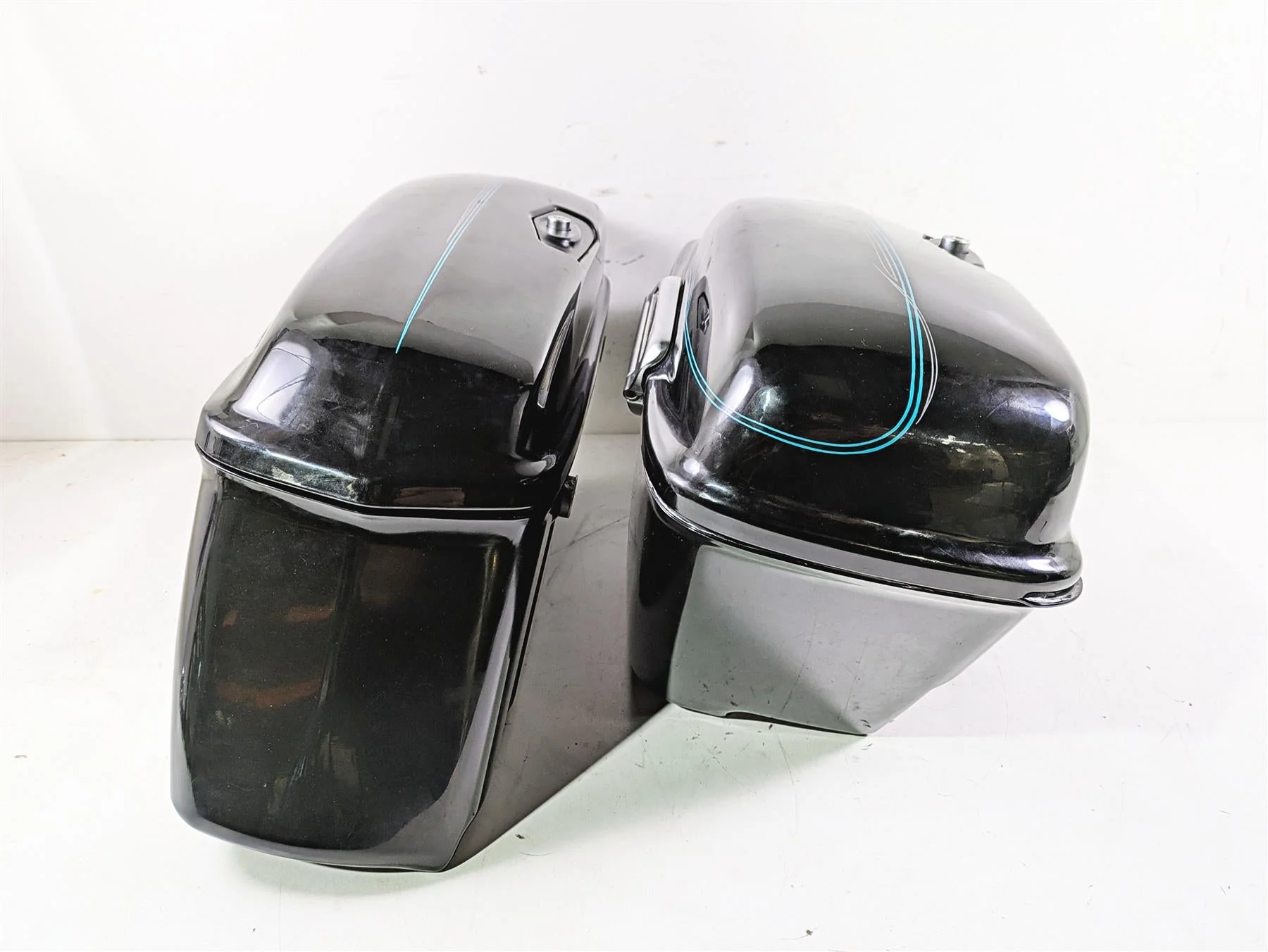 2004 Yamaha XVZ1300 Royal Star Left Right Saddlebag Set 4XY-Y2843-1C-P0 - Image 5