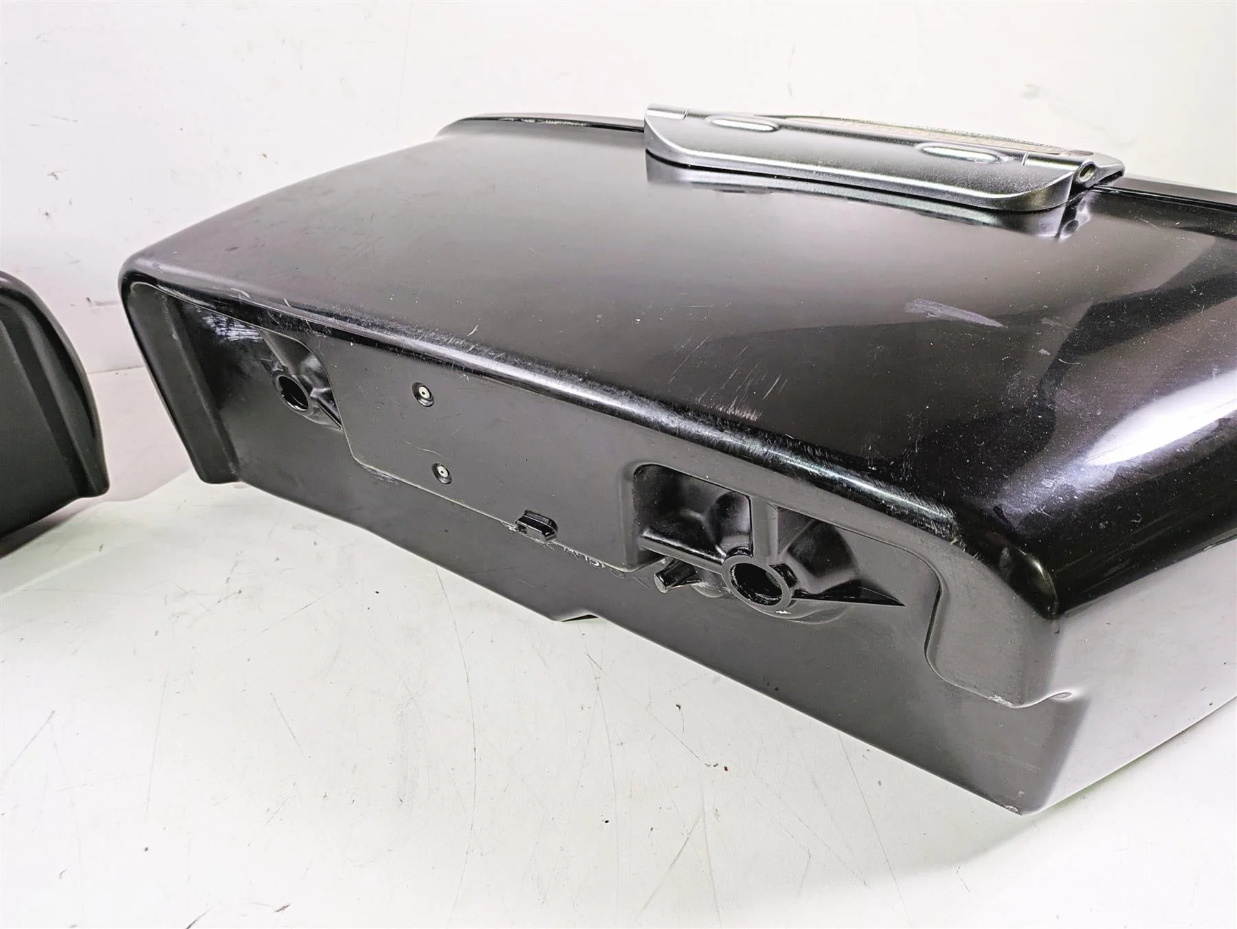2004 Yamaha XVZ1300 Royal Star Left Right Saddlebag Set 4XY-Y2843-1C-P0 - Image 6