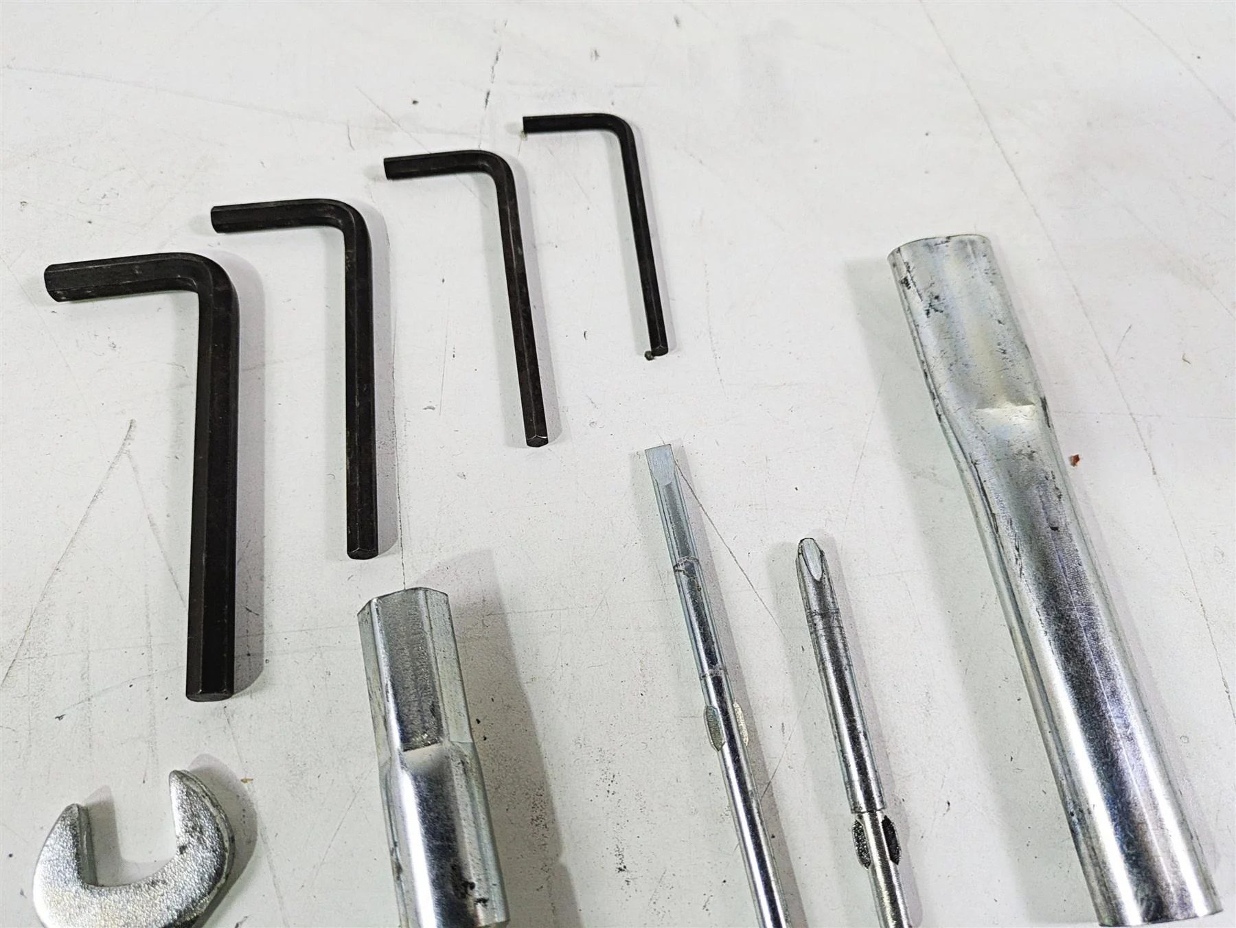 2004 Yamaha XVZ1300 Royal Star Oem Tool Kit Set Bag Wrenches Pliers - Image 3
