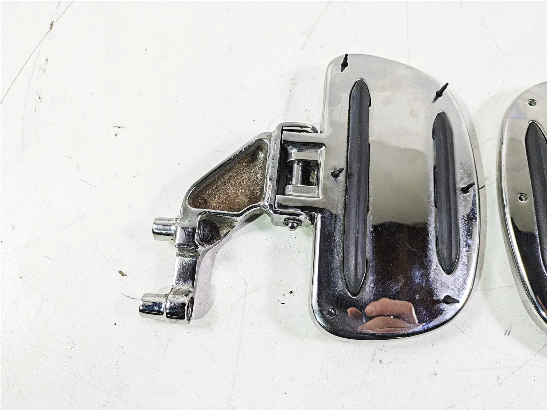 2004 Yamaha XVZ1300 Royal Star Rear Passenger Floorboard Set 4XY-27430-00-00 - Image 4
