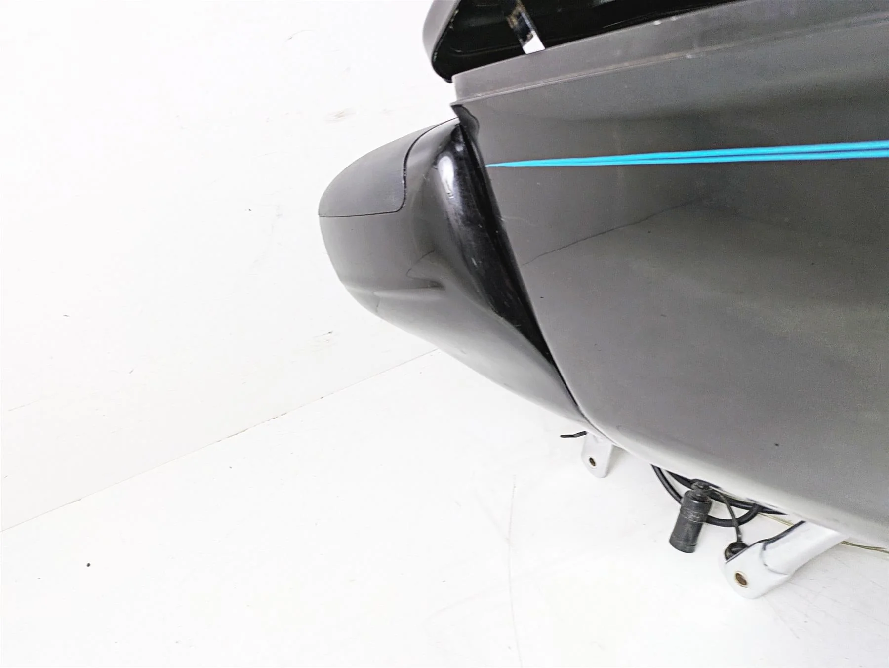 2004 Yamaha XVZ1300 Royal Star Rear Trunk Top Case & Mounts 4XY-W2846-00-P0 - Image 12