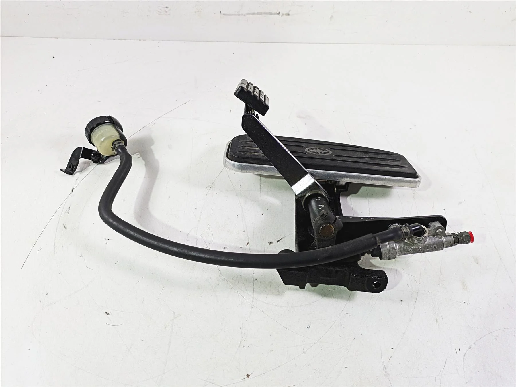 2004 Yamaha XVZ1300 Royal Star Right Floorboard & Brake Pedal Set 4XY-27420-10 - Image 11