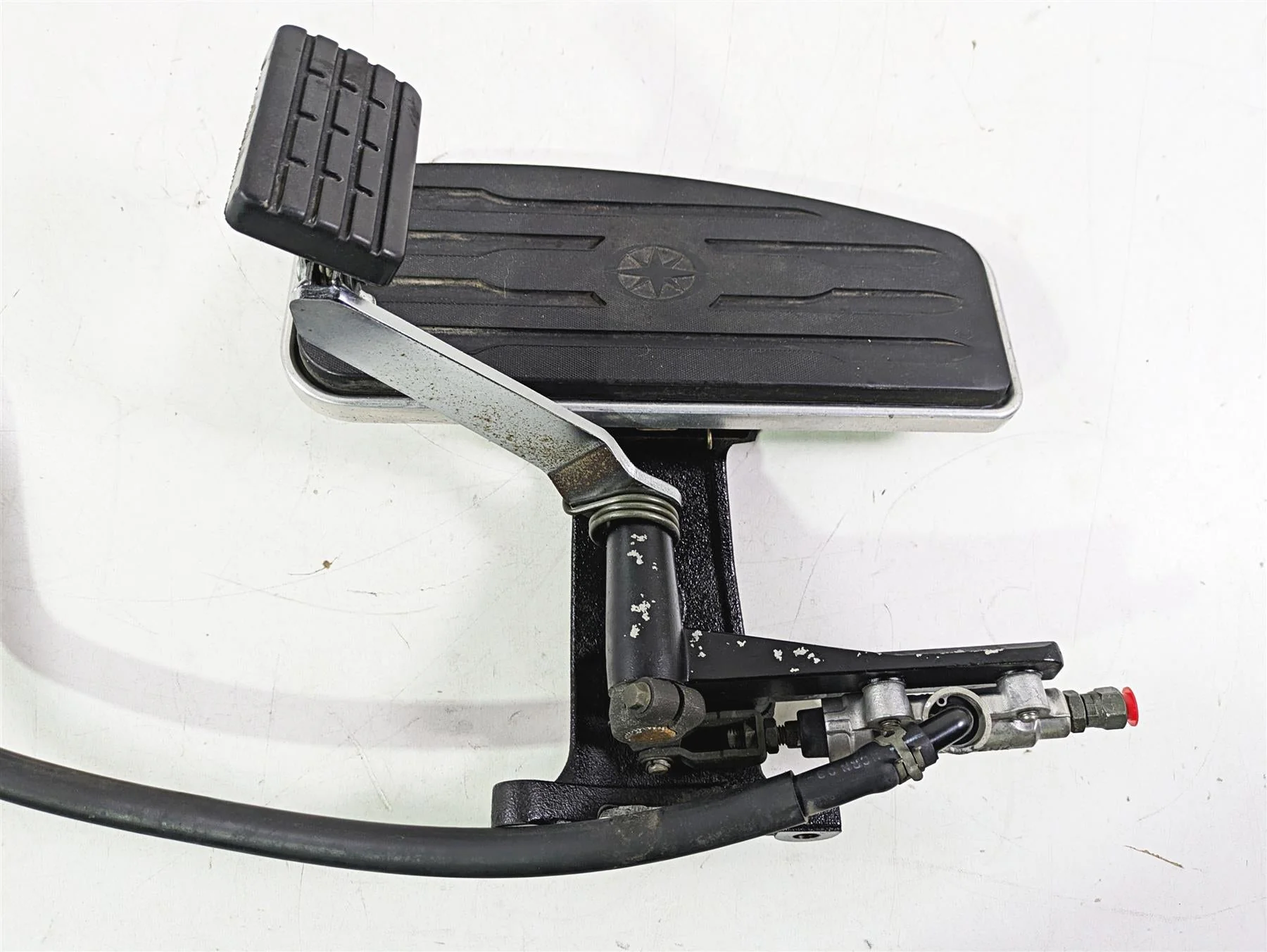 2004 Yamaha XVZ1300 Royal Star Right Floorboard & Brake Pedal Set 4XY-27420-10 - Image 3