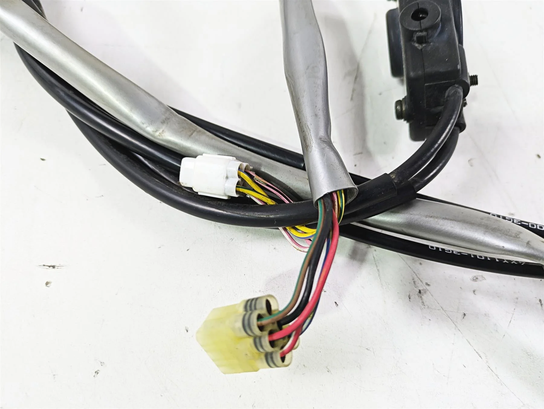 2004 Yamaha XVZ1300 Royal Star Right Hand Control Switch 4XY-83969-10-00 - Image 6