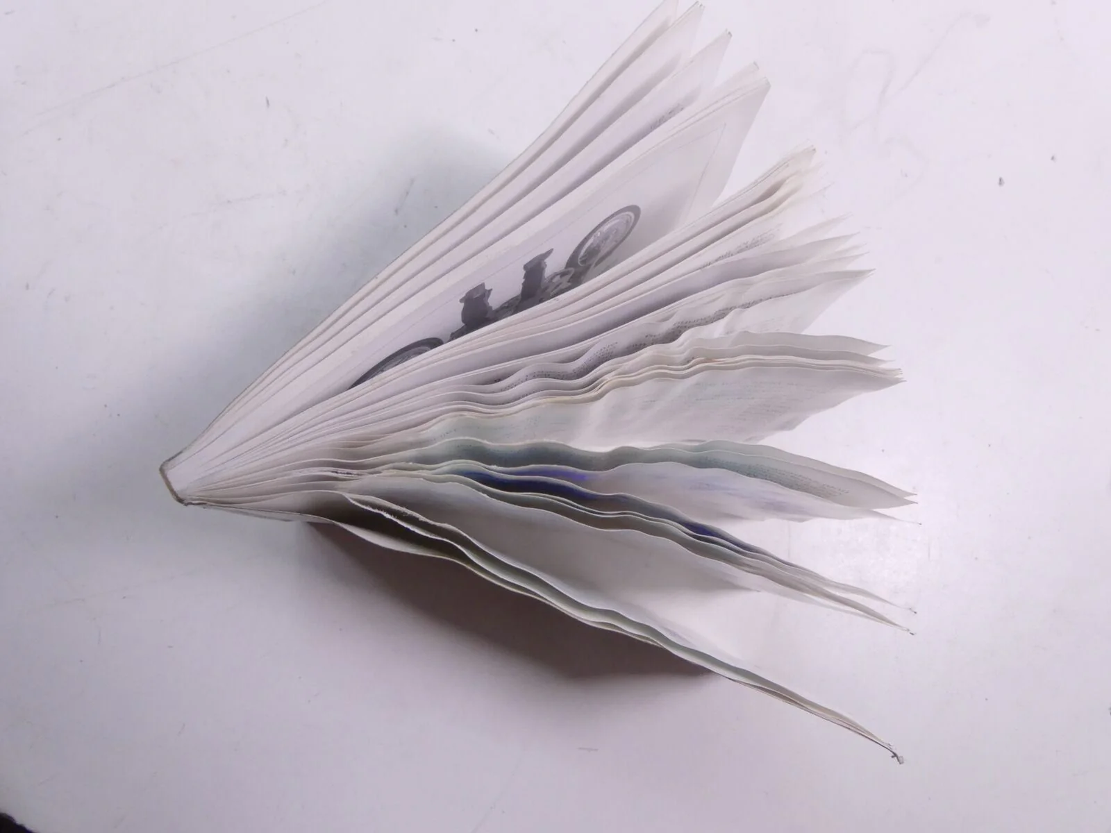 2005 BMW R1200GS K25 Owners Manual Handbook Hand Book US Model - Wet 01477704007 - Image 6