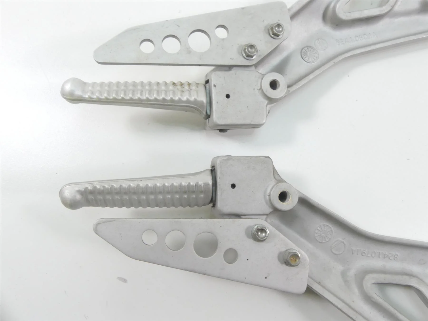 2005 Ducati Multistrada 1000S Rear Passenger Foot Peg Footpeg Set 82410801A - Image 9