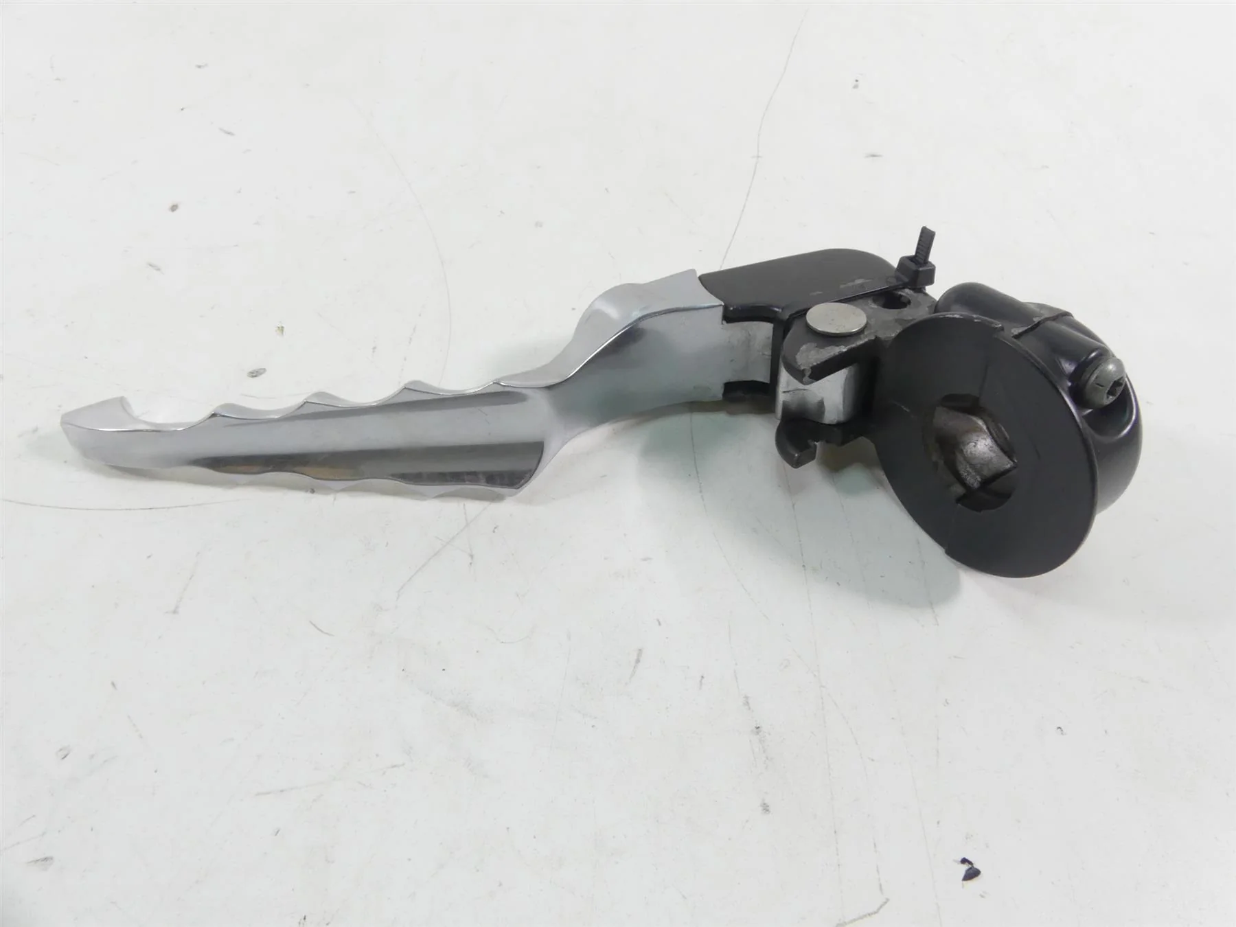2005 Harley FXDWGI Dyna Wide Glide Clutch Perch & Kuryakyn Zombie Lever 38608-96