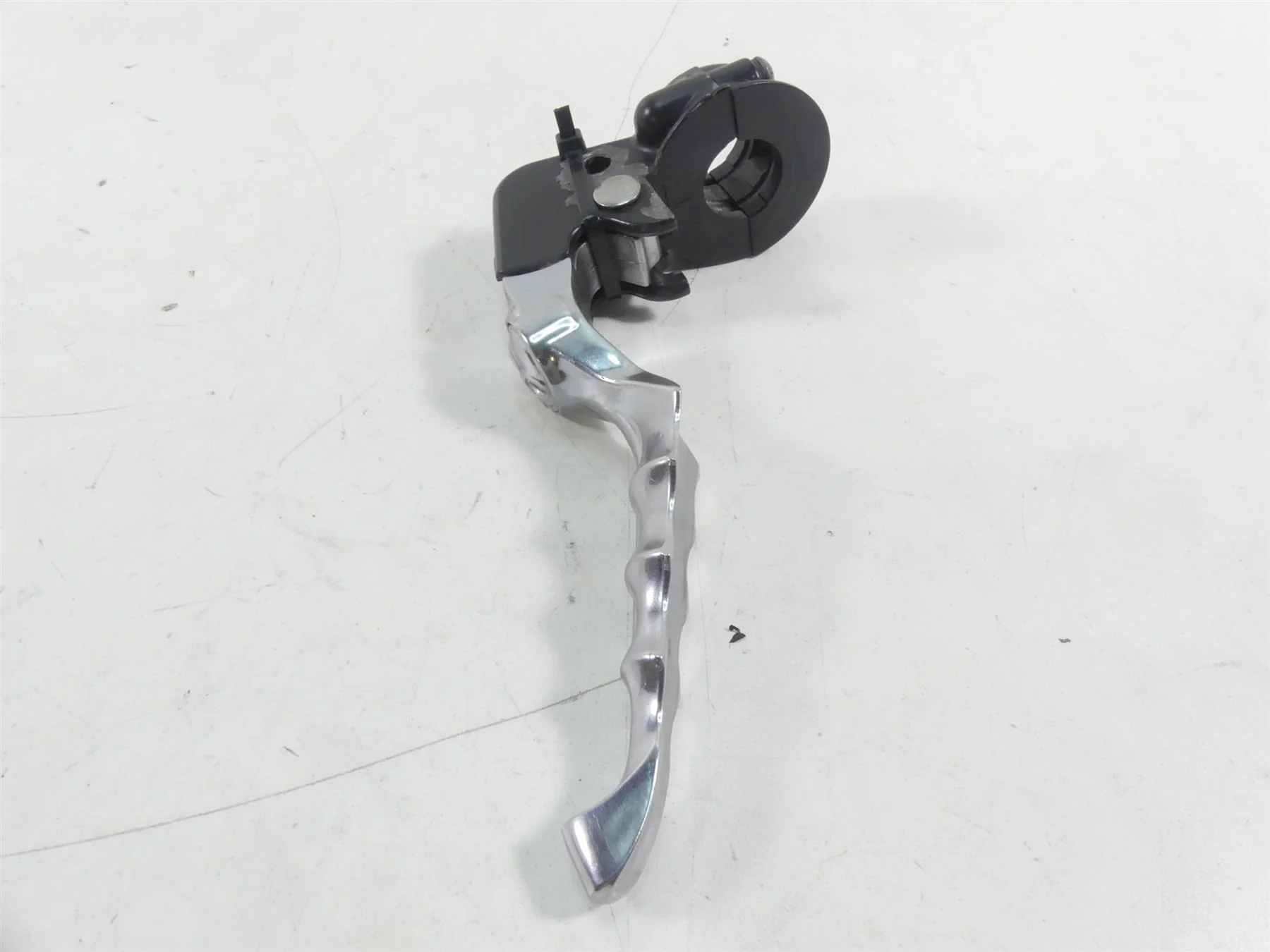 2005 Harley FXDWGI Dyna Wide Glide Clutch Perch & Kuryakyn Zombie Lever 38608-96 - Image 2