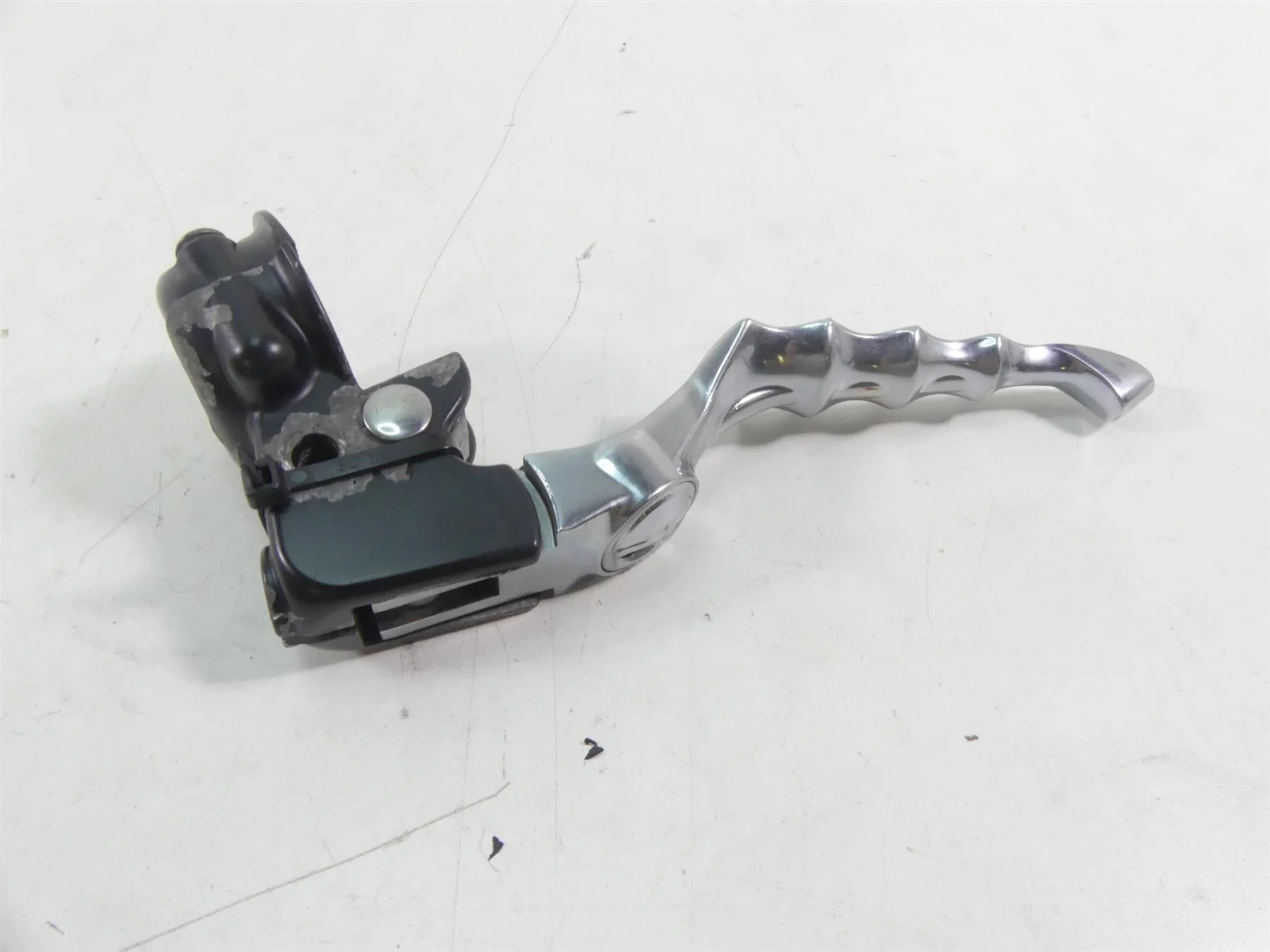 2005 Harley FXDWGI Dyna Wide Glide Clutch Perch & Kuryakyn Zombie Lever 38608-96 - Image 3
