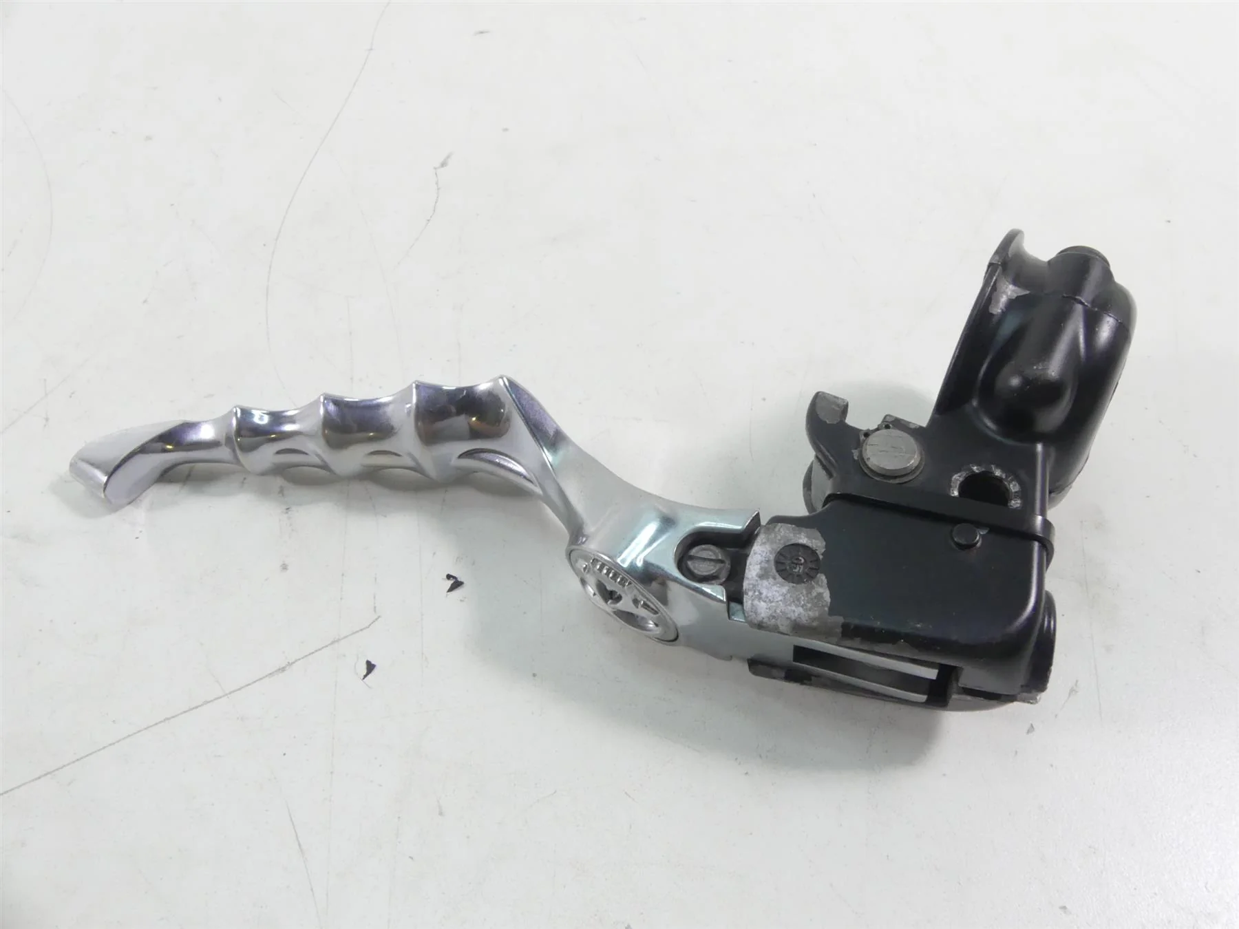 2005 Harley FXDWGI Dyna Wide Glide Clutch Perch & Kuryakyn Zombie Lever 38608-96 - Image 5