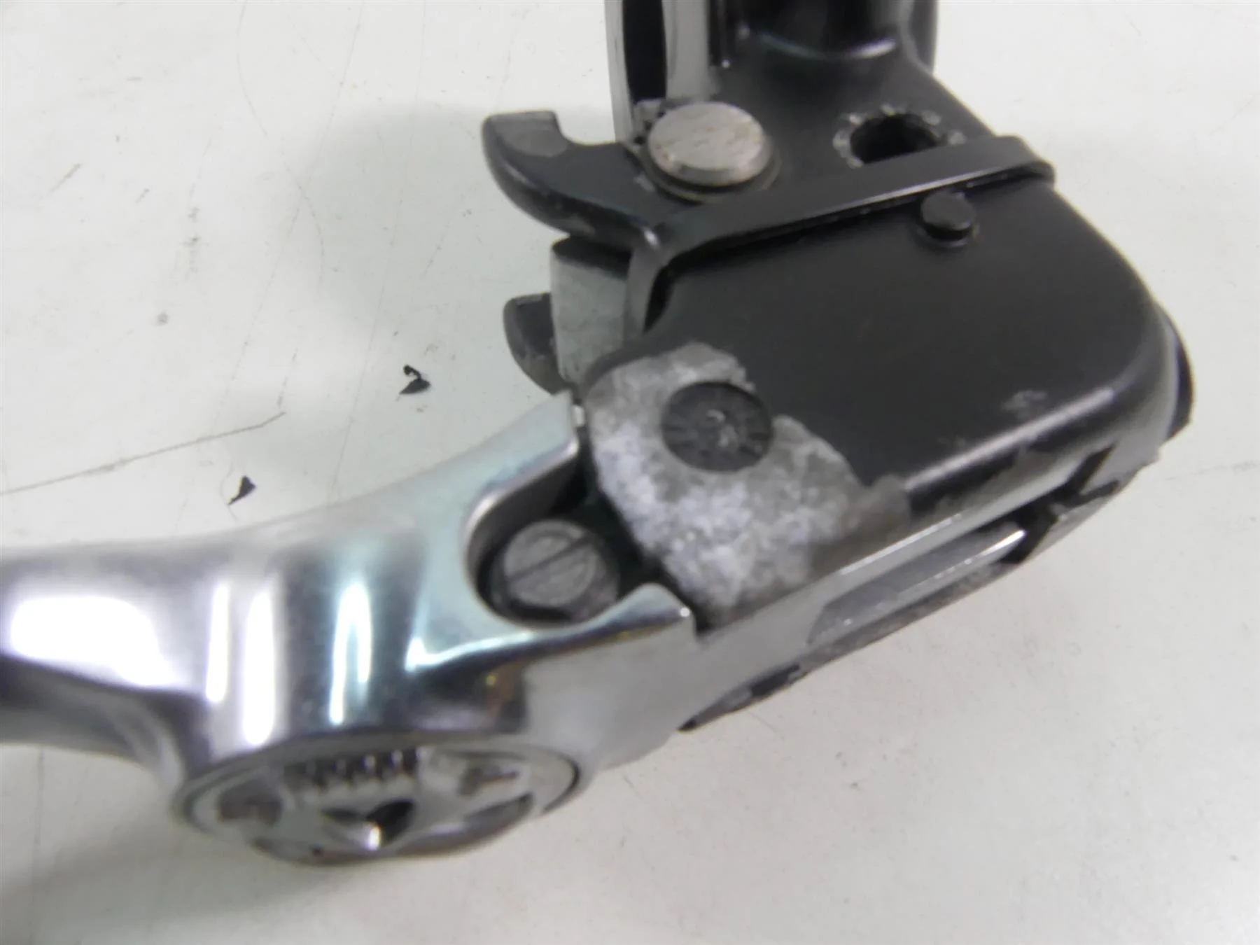 2005 Harley FXDWGI Dyna Wide Glide Clutch Perch & Kuryakyn Zombie Lever 38608-96 - Image 7