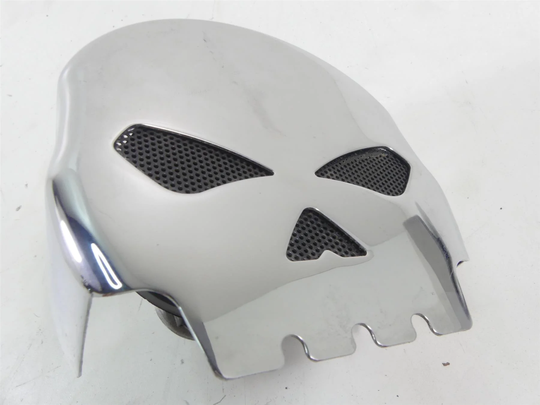 2005 Harley FXDWGI Dyna Wide Glide Horn With Chrome Skull Cover 61300478A