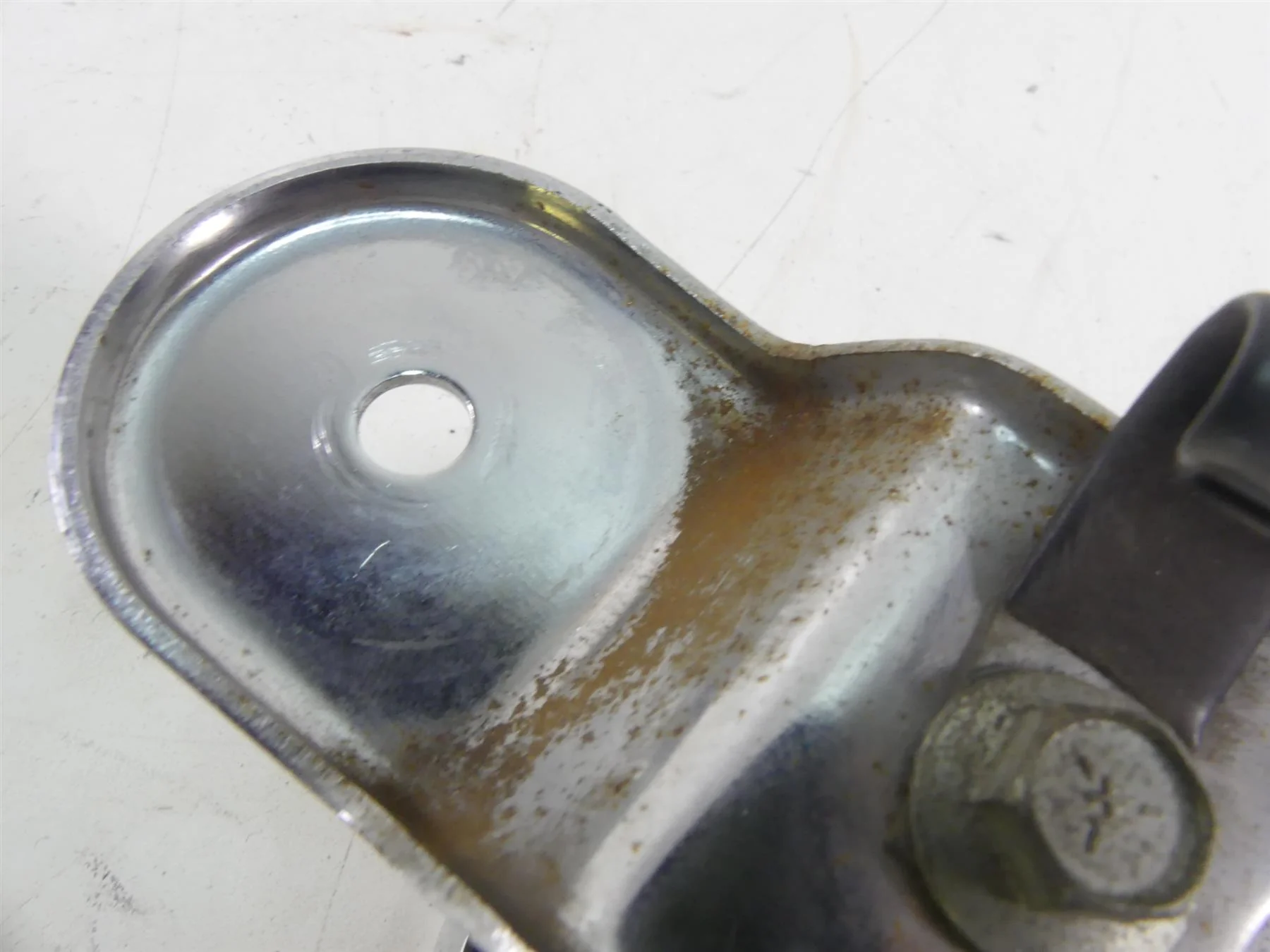 2005 Harley FXDWGI Dyna Wide Glide Horn With Chrome Skull Cover 61300478A - Image 8