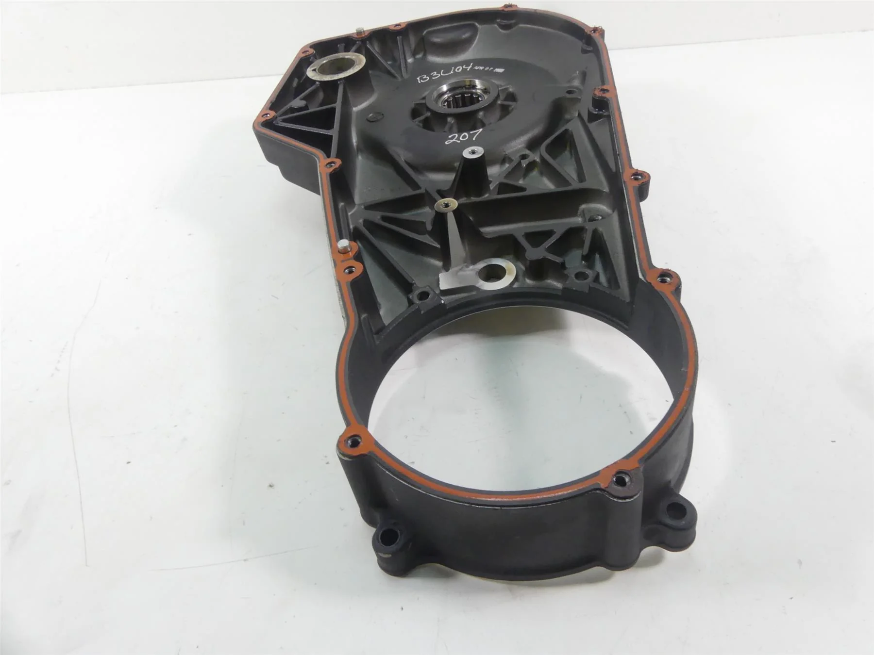 2005 Harley FXDWGI Dyna Wide Glide Inner Primary Drive Clutch Cover 60681-01 - Image 4