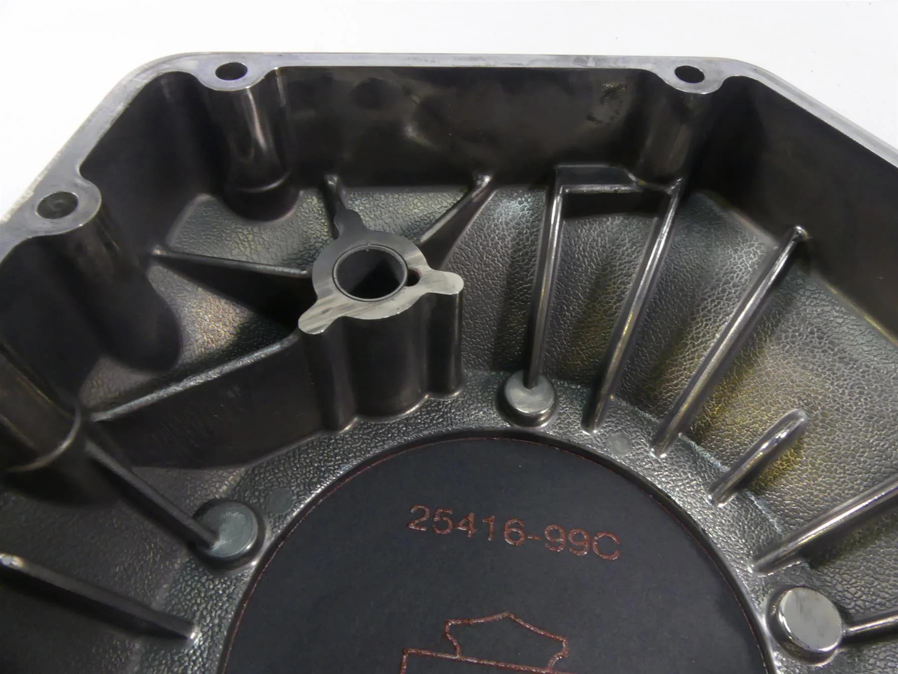 2005 Harley FXDWGI Dyna Wide Glide Outer Primary Drive Clutch Cover 60506-99 - Image 8