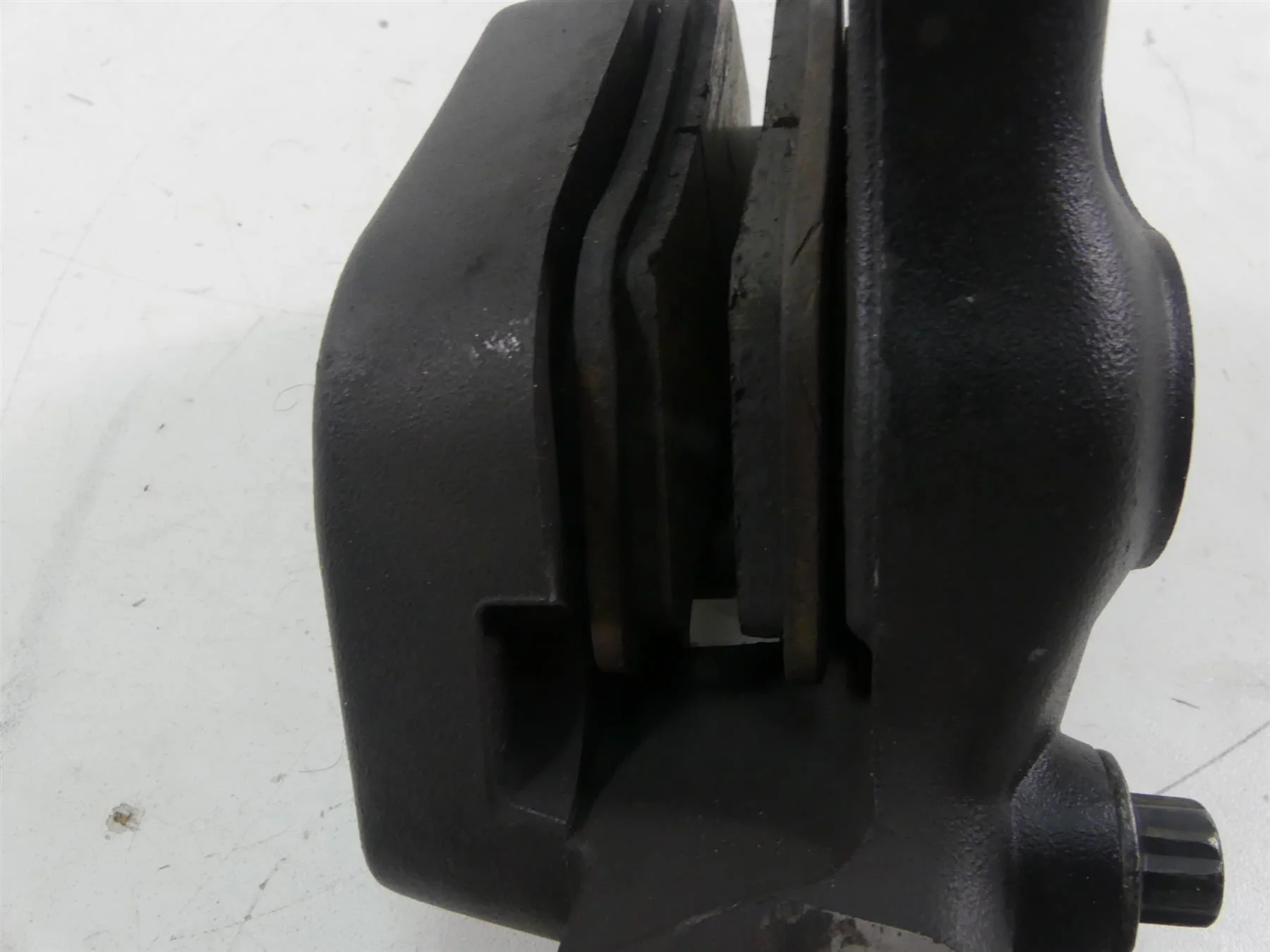 2005 Harley FXDWGI Dyna Wide Glide Rear Brake Caliper + Line 44017-00D - Image 7