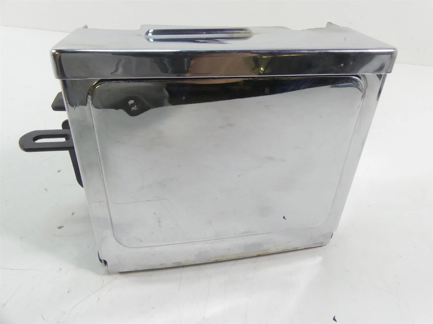 2005 Harley FXDWGI Dyna Wide Glide Right Battery Tray & Chrome Cover 66375-97