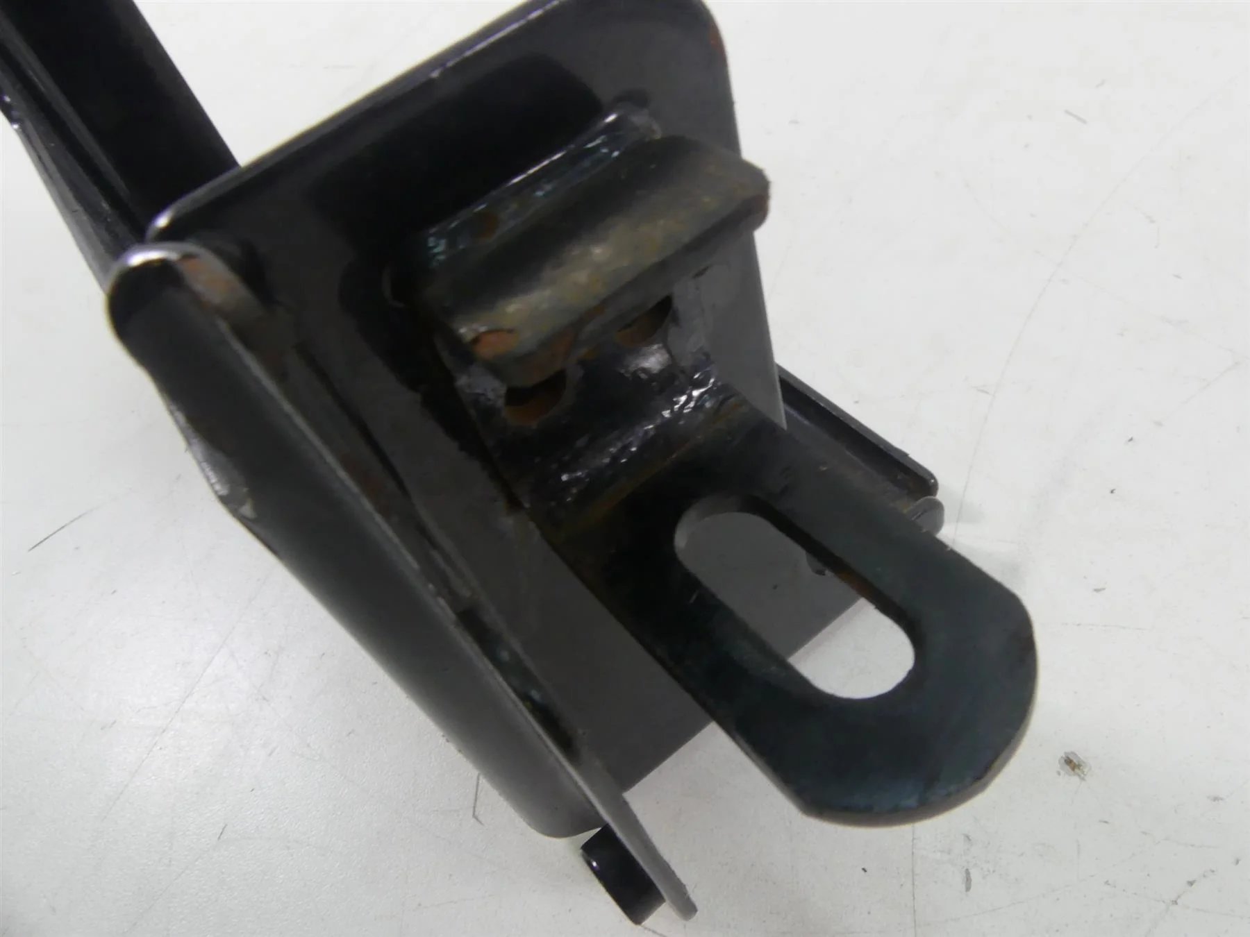 2005 Harley FXDWGI Dyna Wide Glide Right Battery Tray & Chrome Cover 66375-97 - Image 11