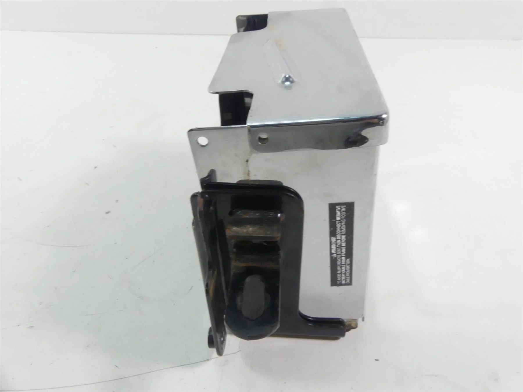 2005 Harley FXDWGI Dyna Wide Glide Right Battery Tray & Chrome Cover 66375-97 - Image 2