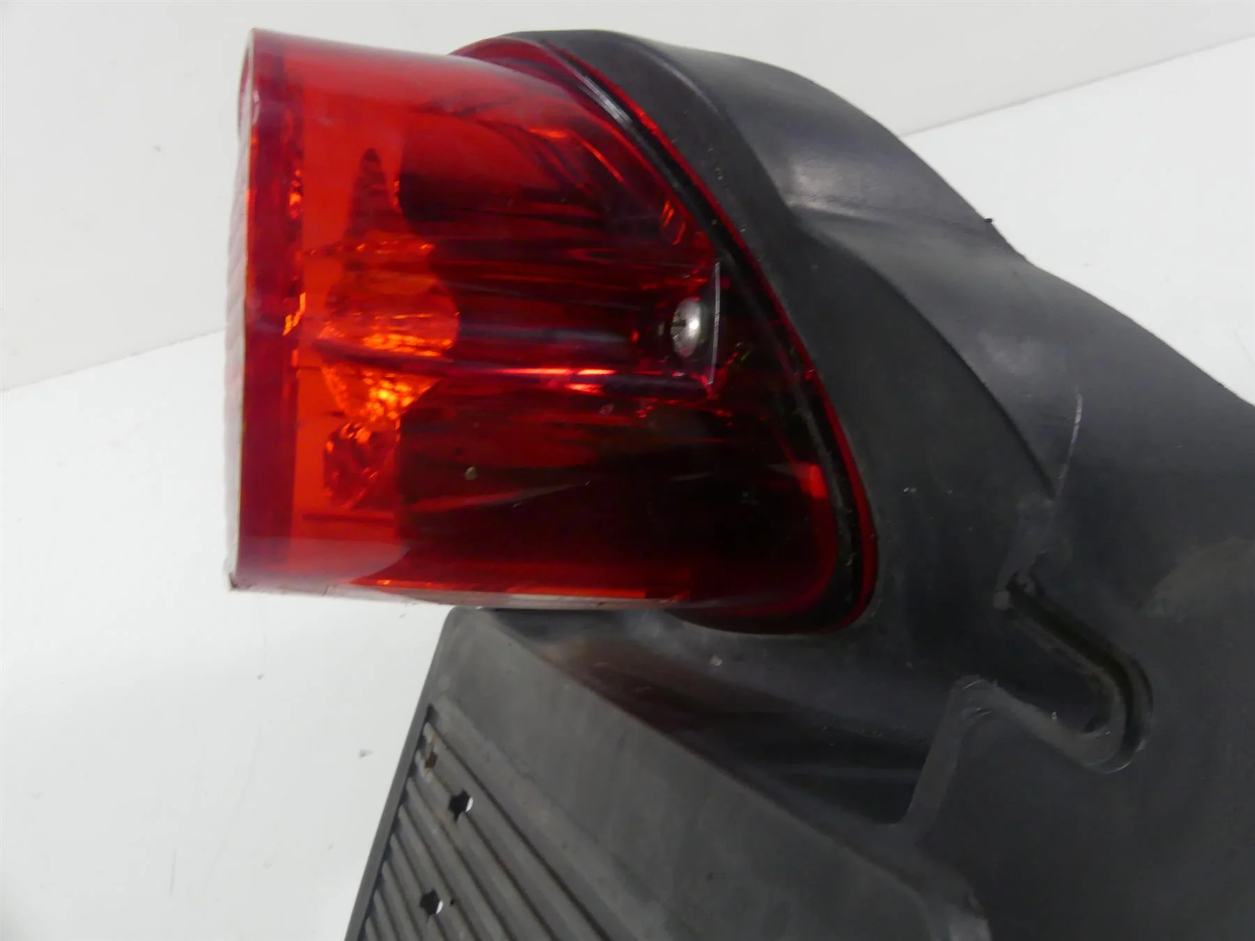 2005 Harley FXDWGI Dyna Wide Glide Taillight Rear Tail Light - Read 68140-04 - Image 11