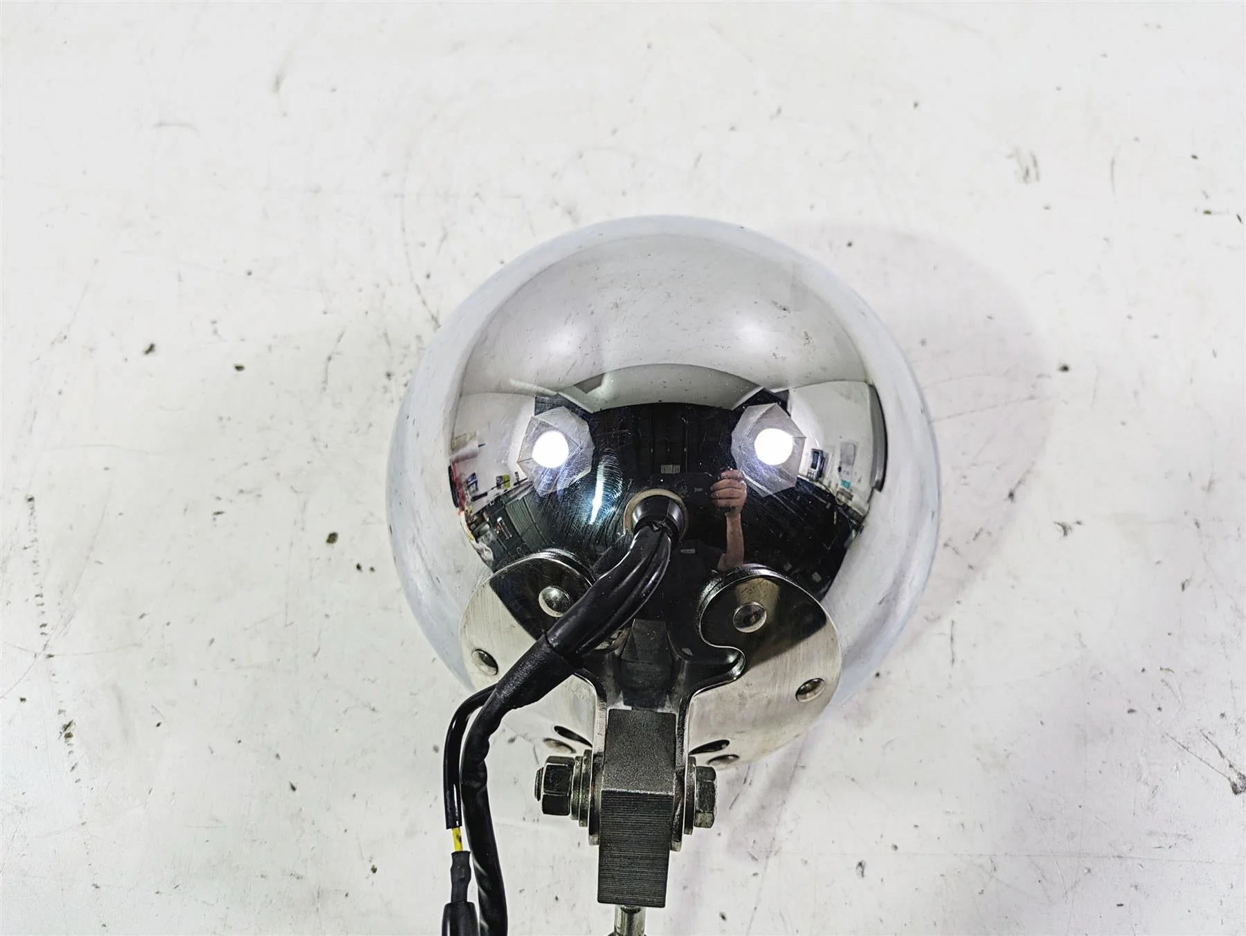 2005 Harley Softail FLSTFSE CVO Fat Boy Headlight Lamp & Bracket -Read 67903-00A - Image 8