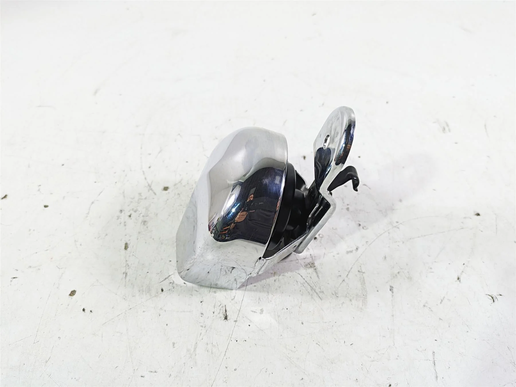 2005 Harley Softail FLSTFSE CVO Fat Boy Horn & Cover 61300478A 69060-90H - Image 2