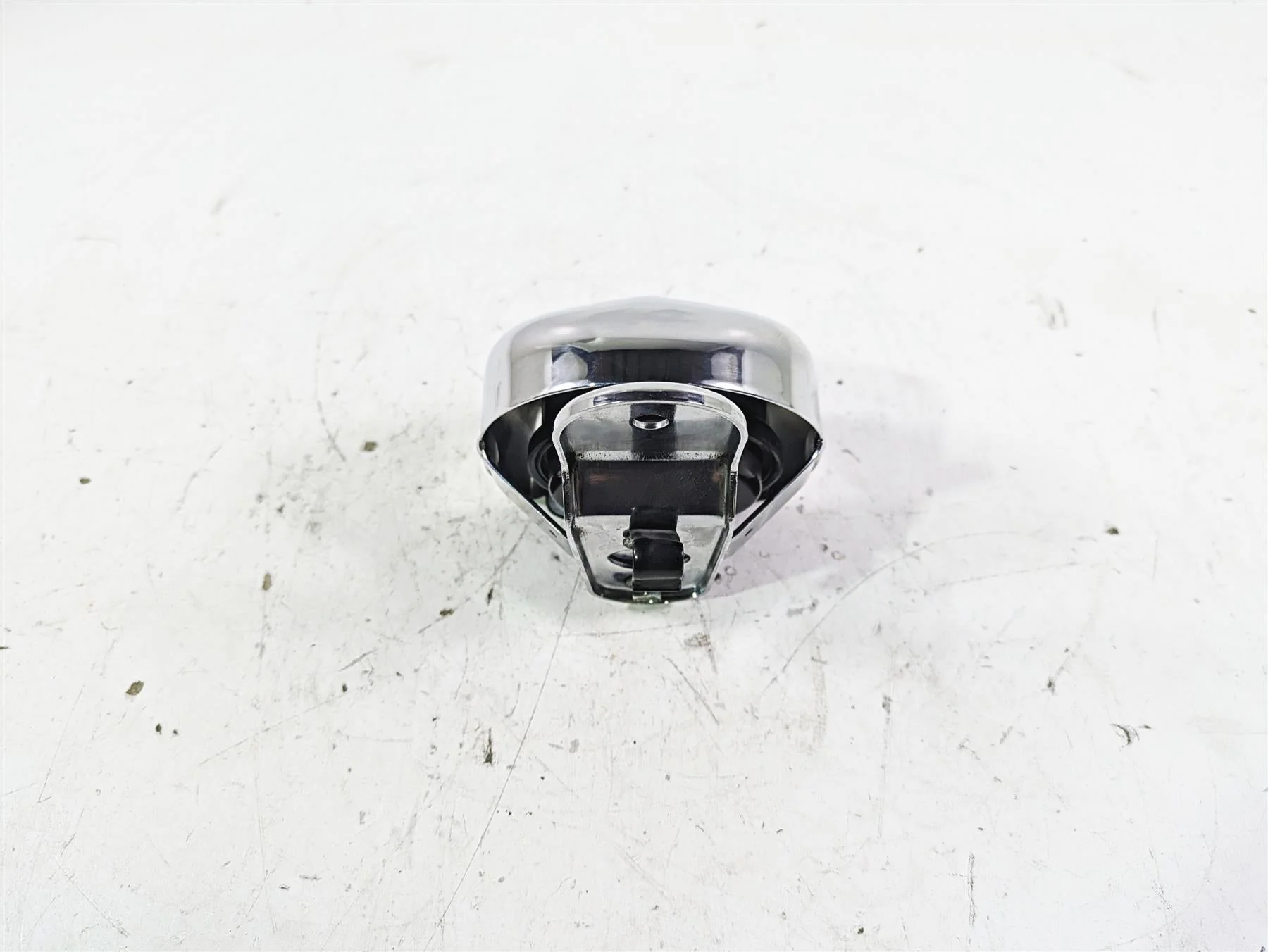2005 Harley Softail FLSTFSE CVO Fat Boy Horn & Cover 61300478A 69060-90H - Image 3