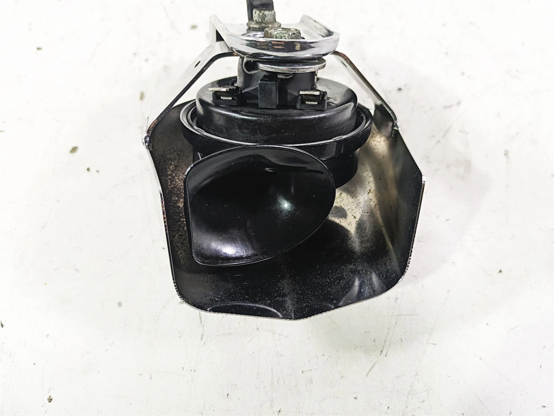 2005 Harley Softail FLSTFSE CVO Fat Boy Horn & Cover 61300478A 69060-90H - Image 6