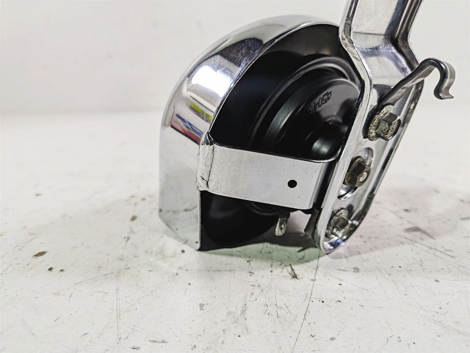 2005 Harley Softail FLSTFSE CVO Fat Boy Horn & Cover 61300478A 69060-90H - Image 8