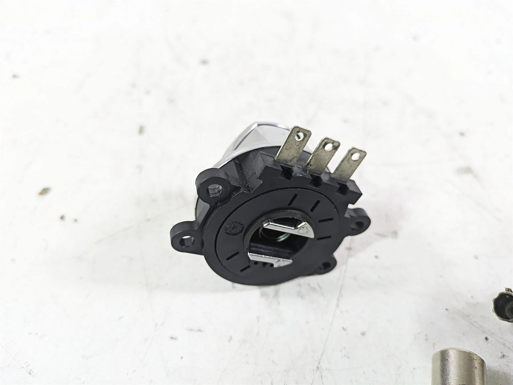 2005 Harley Softail FLSTFSE CVO Fat Boy Ignition Switch Key Lock Set 71450-04 - Image 7