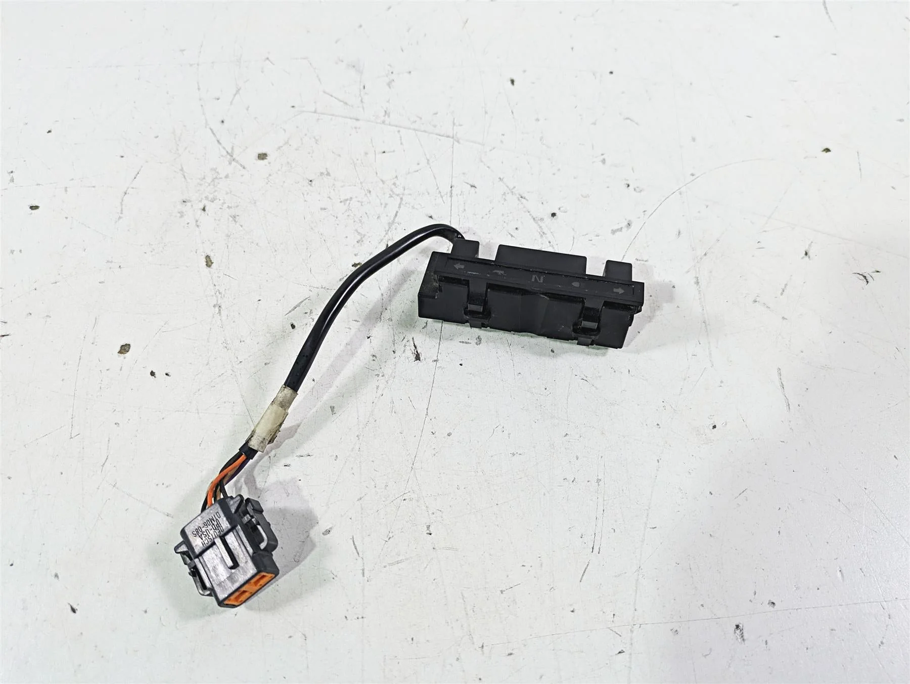 2005 Harley Softail FLSTFSE CVO Fat Boy Instrument Indicator Lights 68113-99C - Image 3