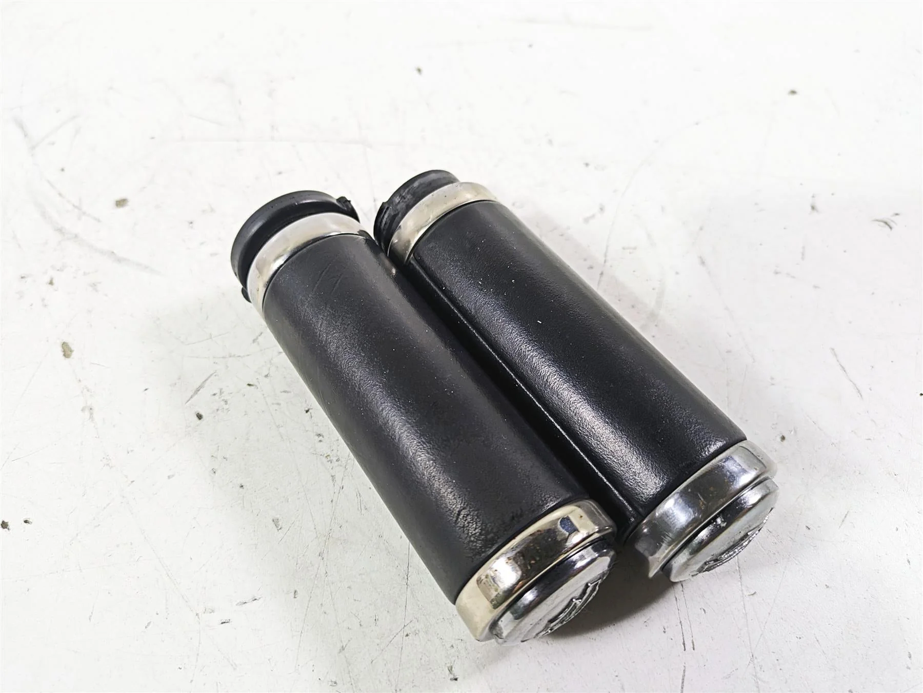 2005 Harley Softail FLSTFSE CVO Fat Boy Left Right Hand Grip Set 56020-98A
