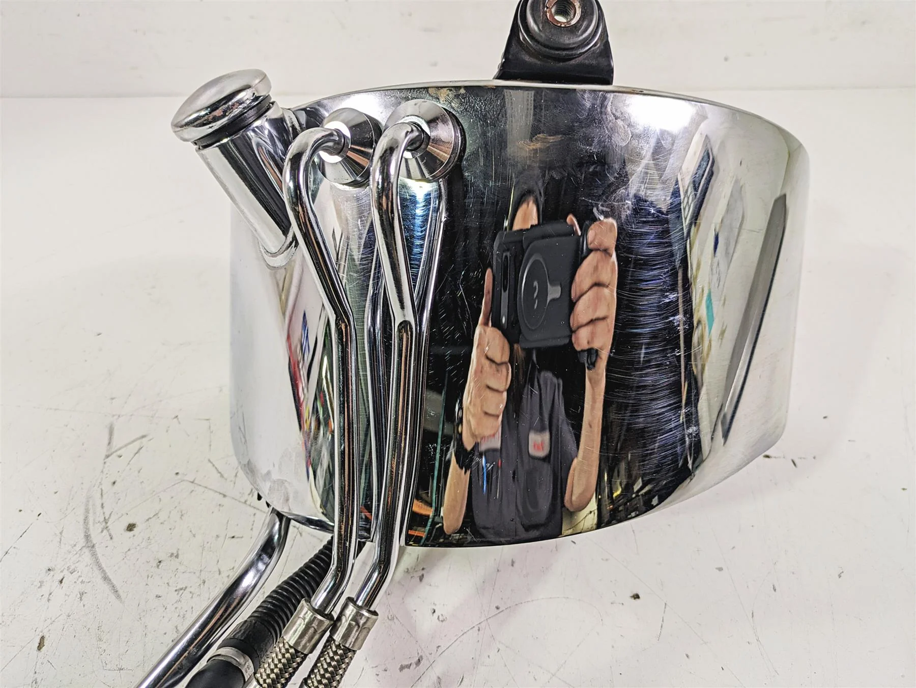 2005 Harley Softail FLSTFSE CVO Fat Boy Oil Tank Reservoir & Lines 62498-00A - Image 10