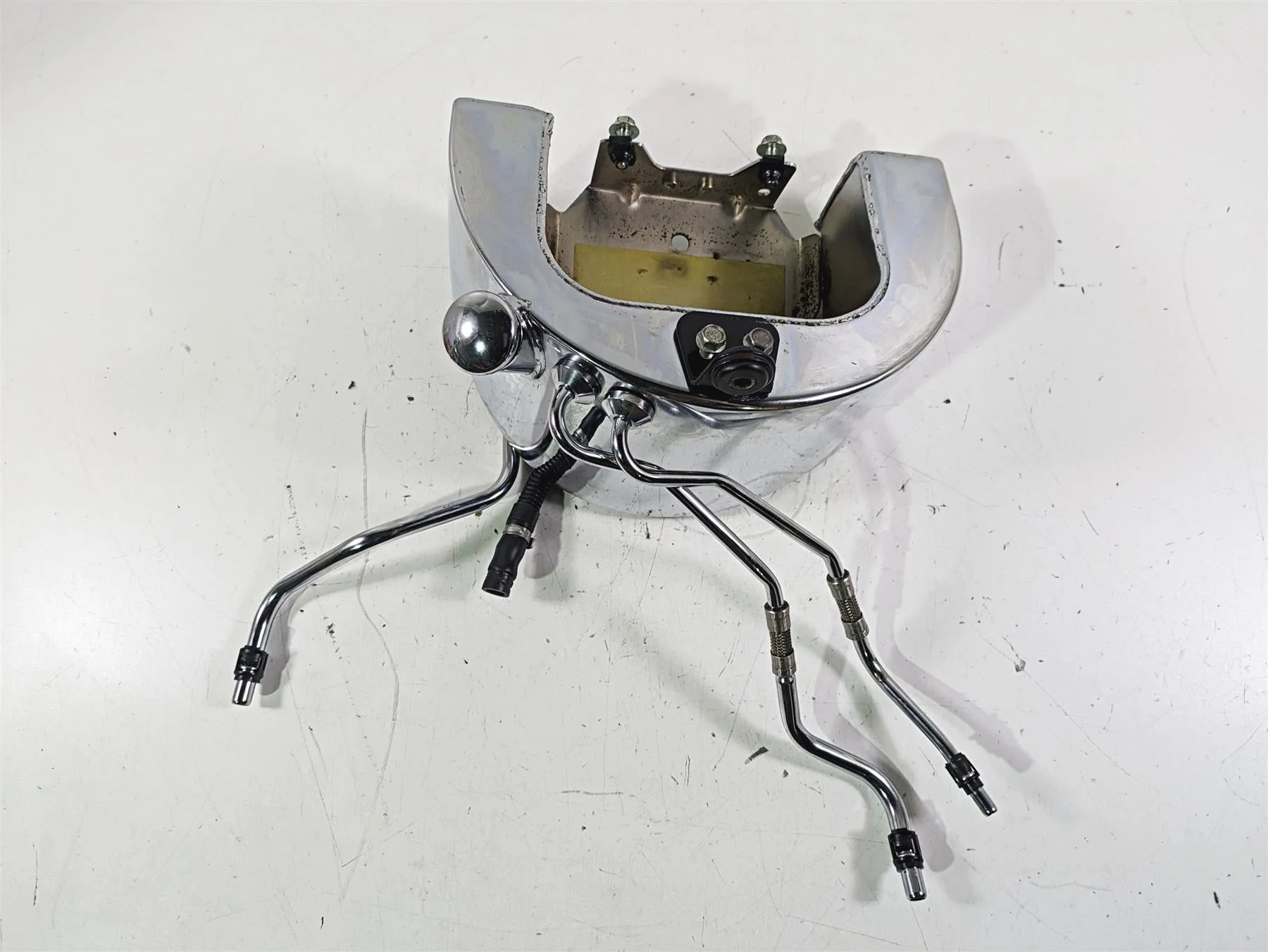 2005 Harley Softail FLSTFSE CVO Fat Boy Oil Tank Reservoir & Lines 62498-00A - Image 5