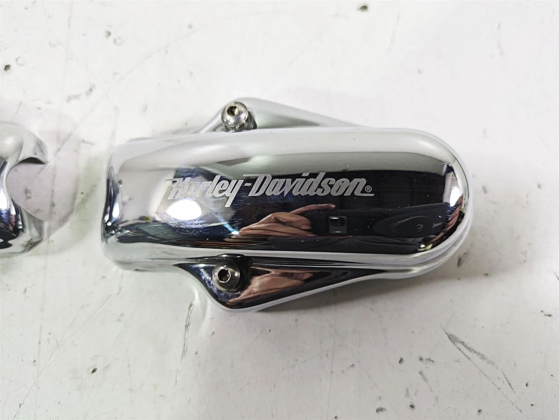 2005 Harley Softail FLSTFSE CVO Fat Boy Rear Axle Covers & Mounts 44500-03 - Image 5